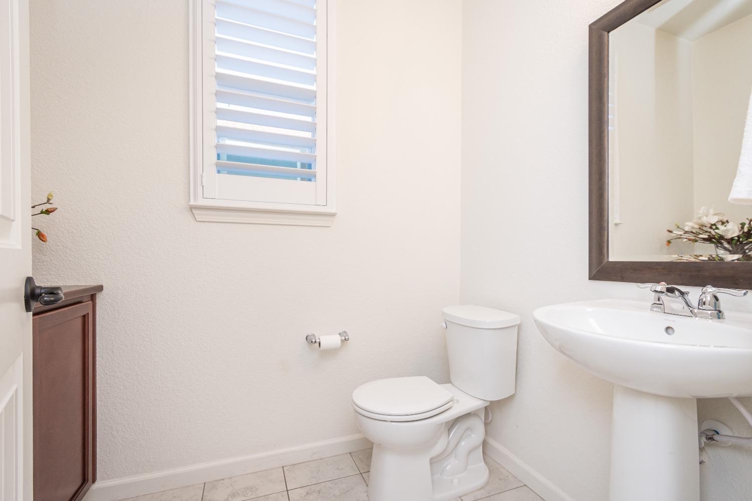 Detail Gallery Image 30 of 60 For 1466 Avila Ln, Lincoln,  CA 95648 - 4 Beds | 2/1 Baths