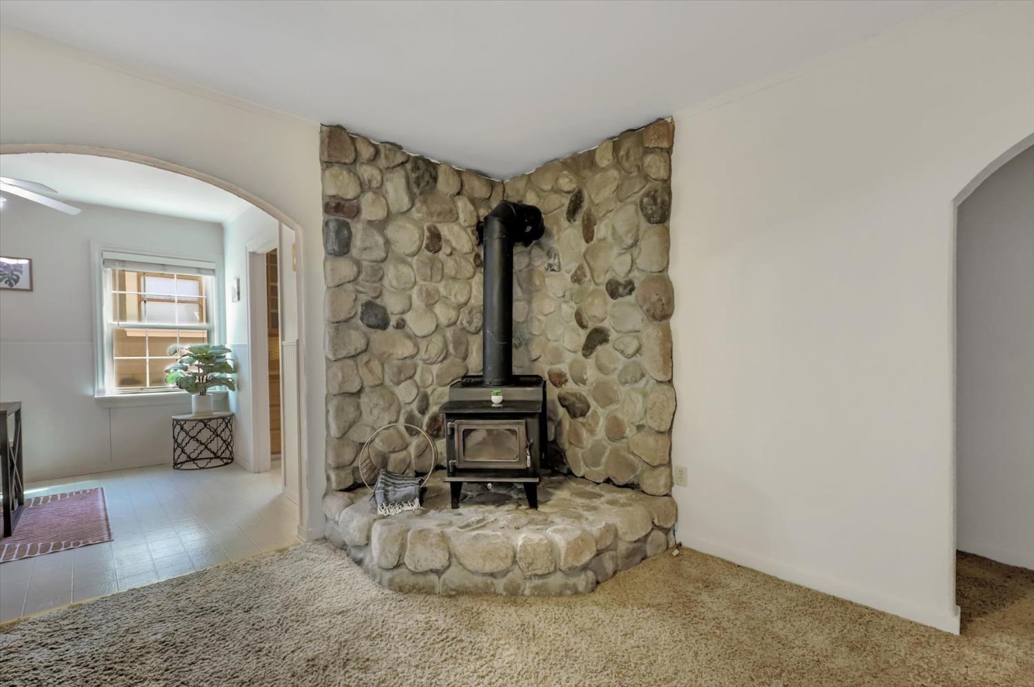 Detail Gallery Image 4 of 78 For 13207 Ridge Rd, Grass Valley,  CA 95945 - 3 Beds | 2 Baths