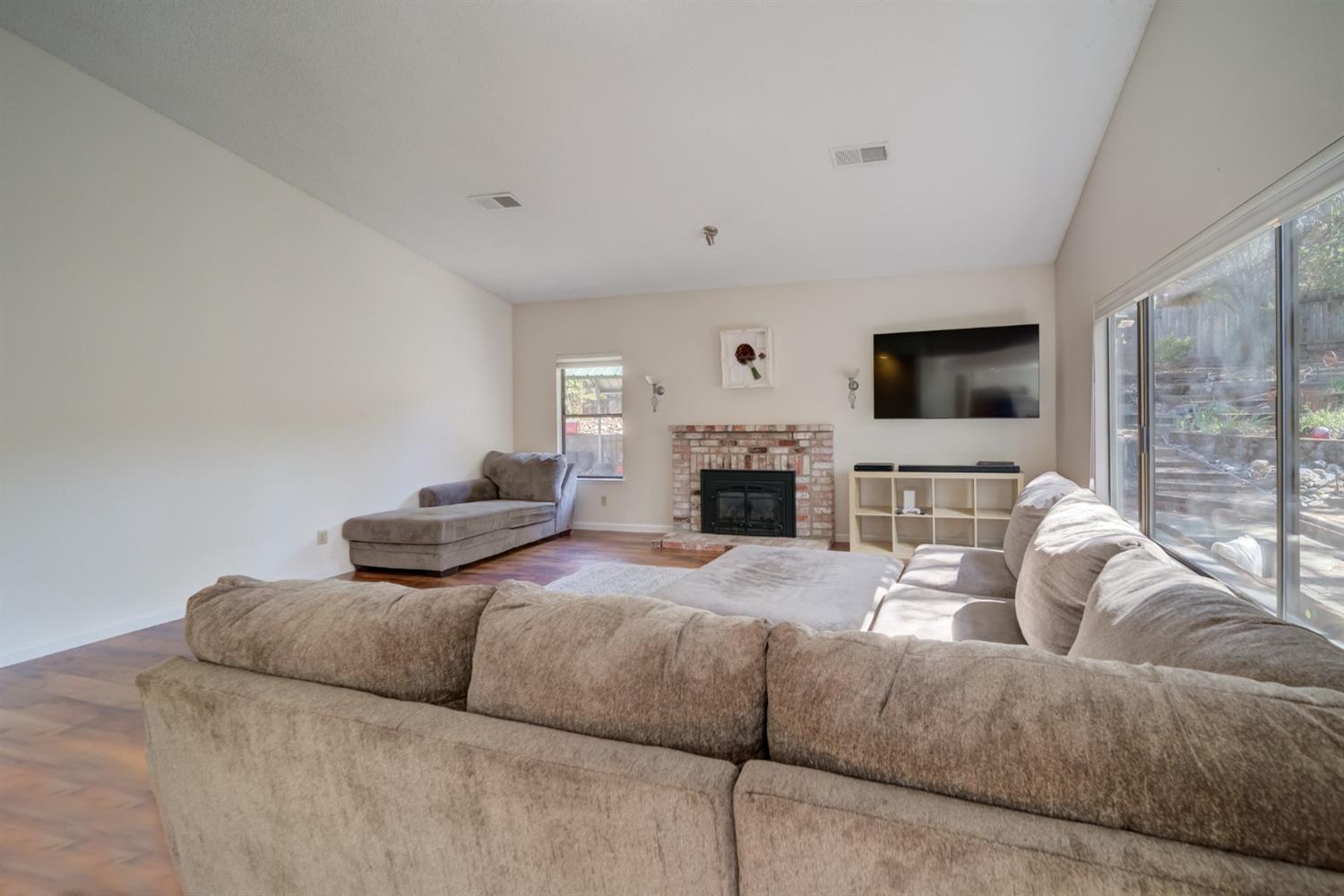 Detail Gallery Image 18 of 64 For 117 Cheryl Ct, Folsom,  CA 95630 - 4 Beds | 2/1 Baths