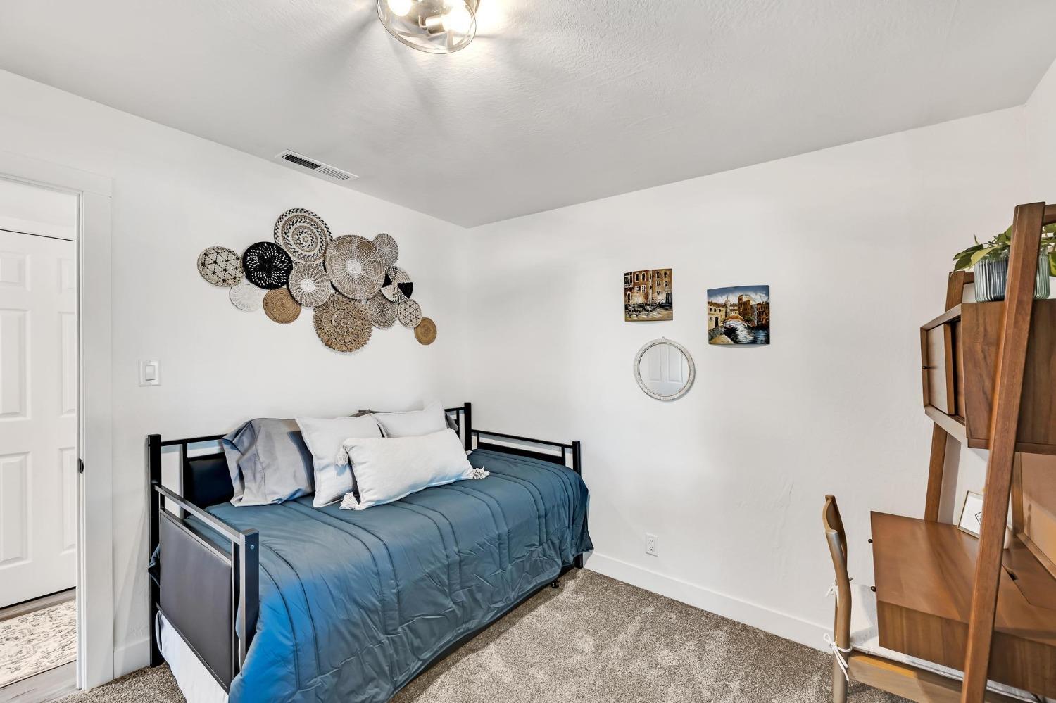 Detail Gallery Image 33 of 49 For 1600 Meadow Rd, West Sacramento,  CA 95691 - 3 Beds | 1 Baths