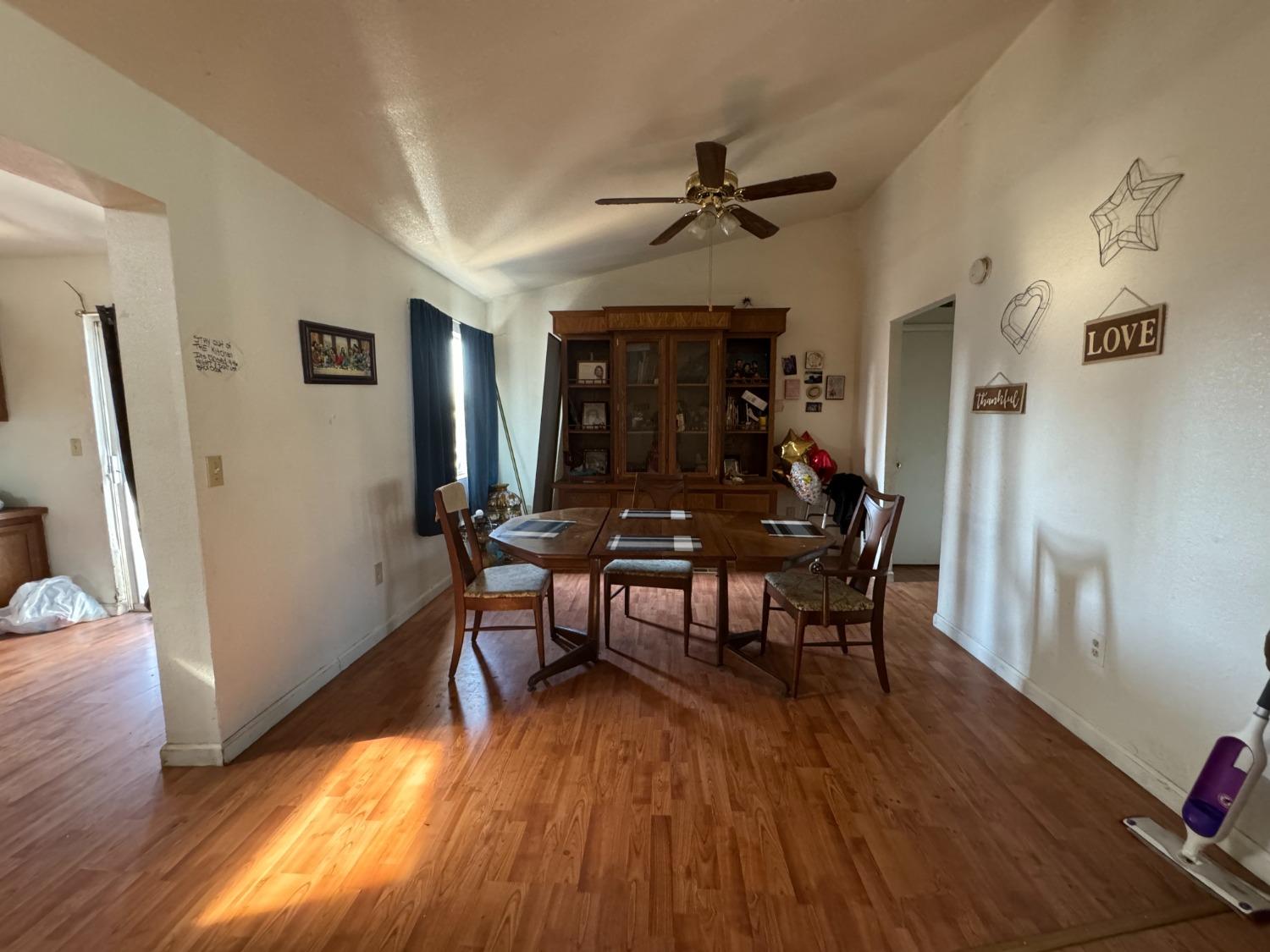 Detail Gallery Image 5 of 8 For 805 Watson, Modesto,  CA 95358 - 3 Beds | 2 Baths