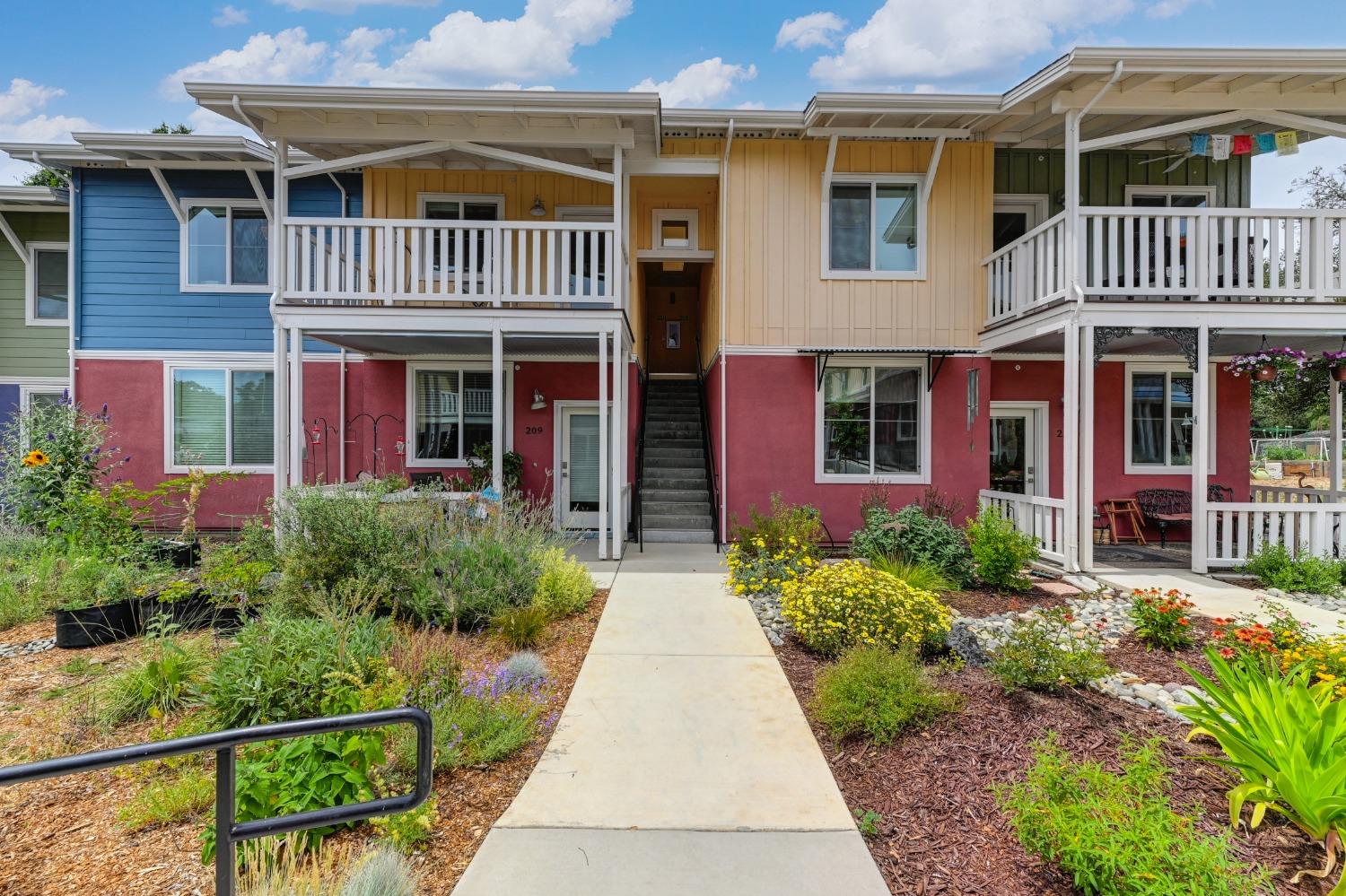 Photo #2: 224100828 Listing 