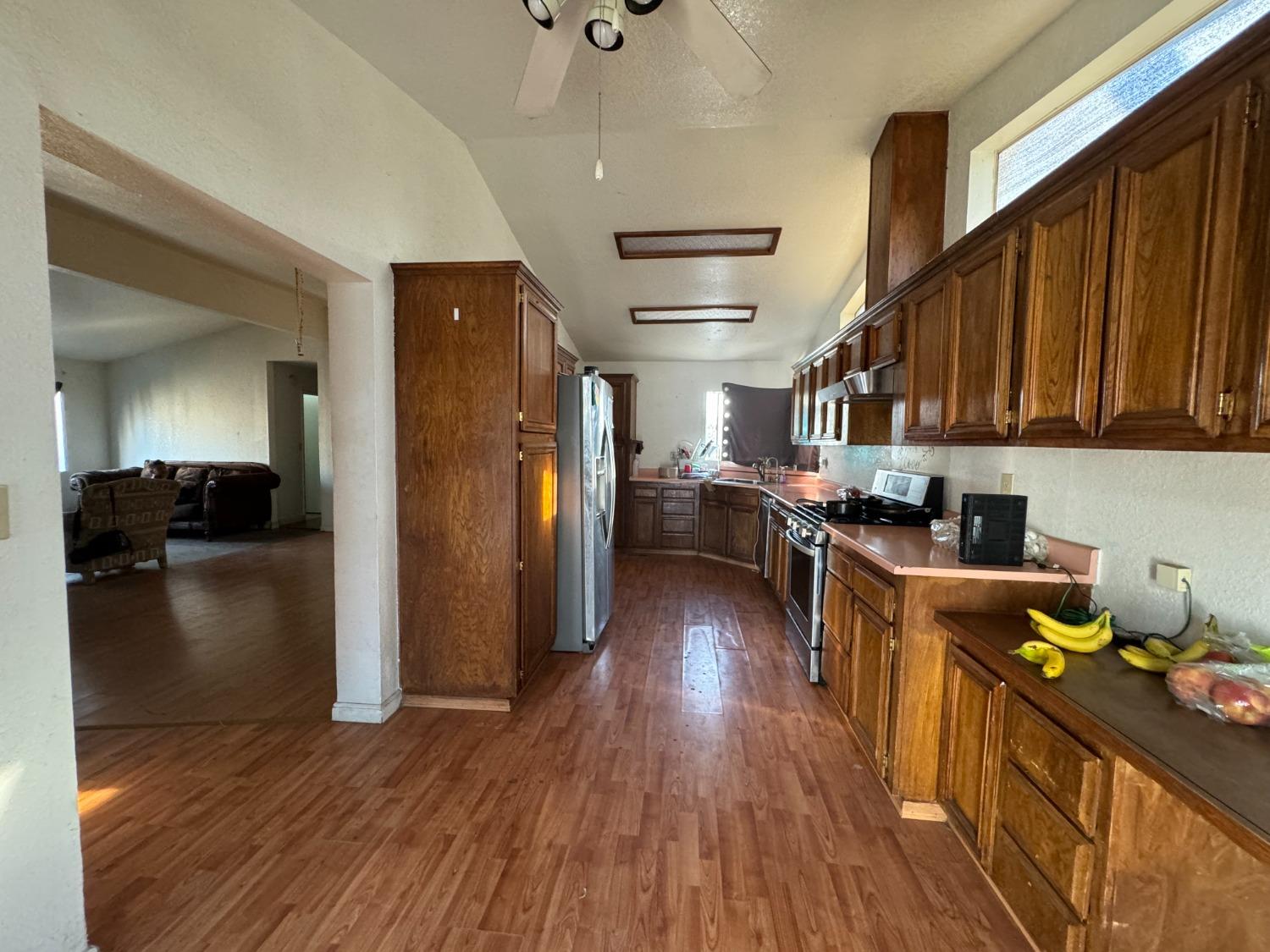 Detail Gallery Image 3 of 8 For 805 Watson, Modesto,  CA 95358 - 3 Beds | 2 Baths