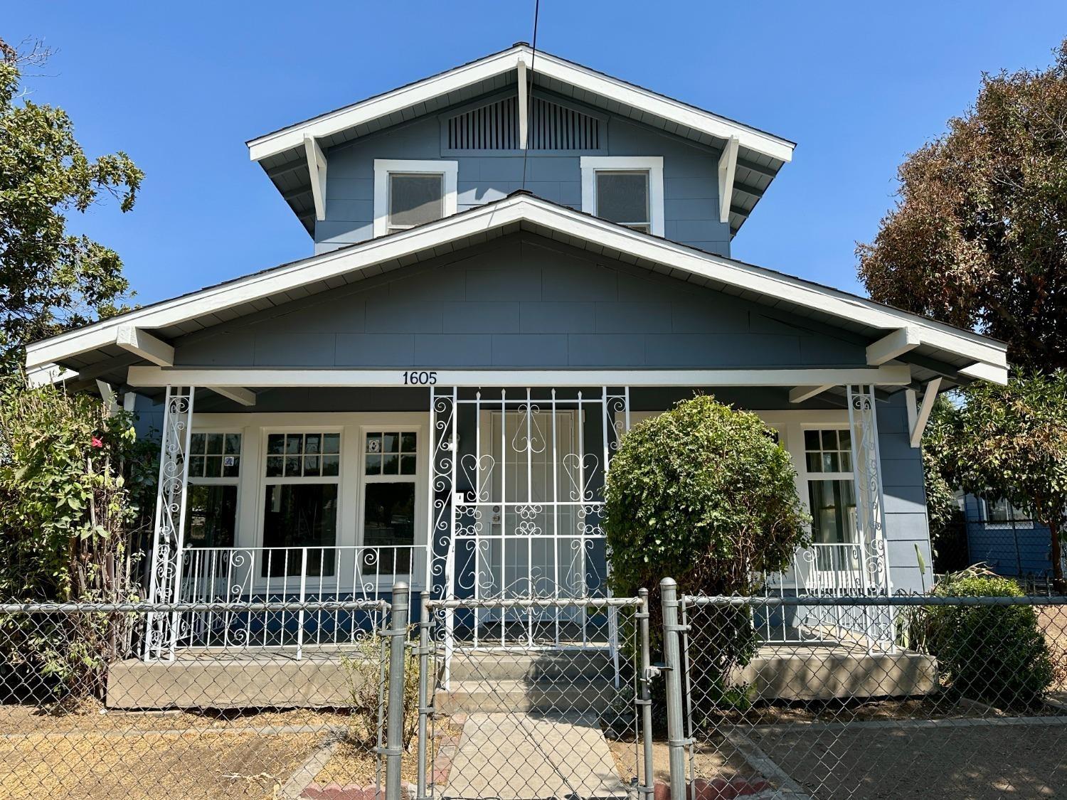 Detail Gallery Image 1 of 1 For 1605 E Hedges Ave, Fresno,  CA 93728 - 3 Beds | 1 Baths