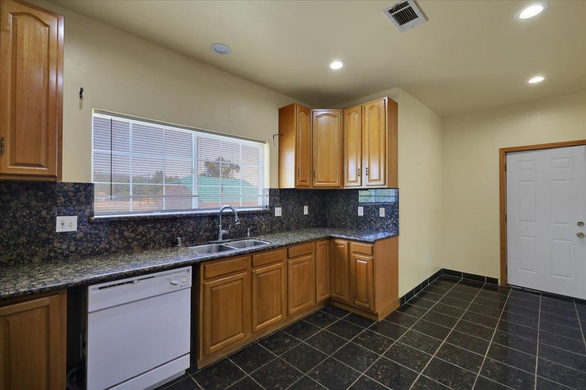 Detail Gallery Image 27 of 71 For 2940 Oro Quincy Hwy, Oroville,  CA 95966 - 5 Beds | 4/1 Baths