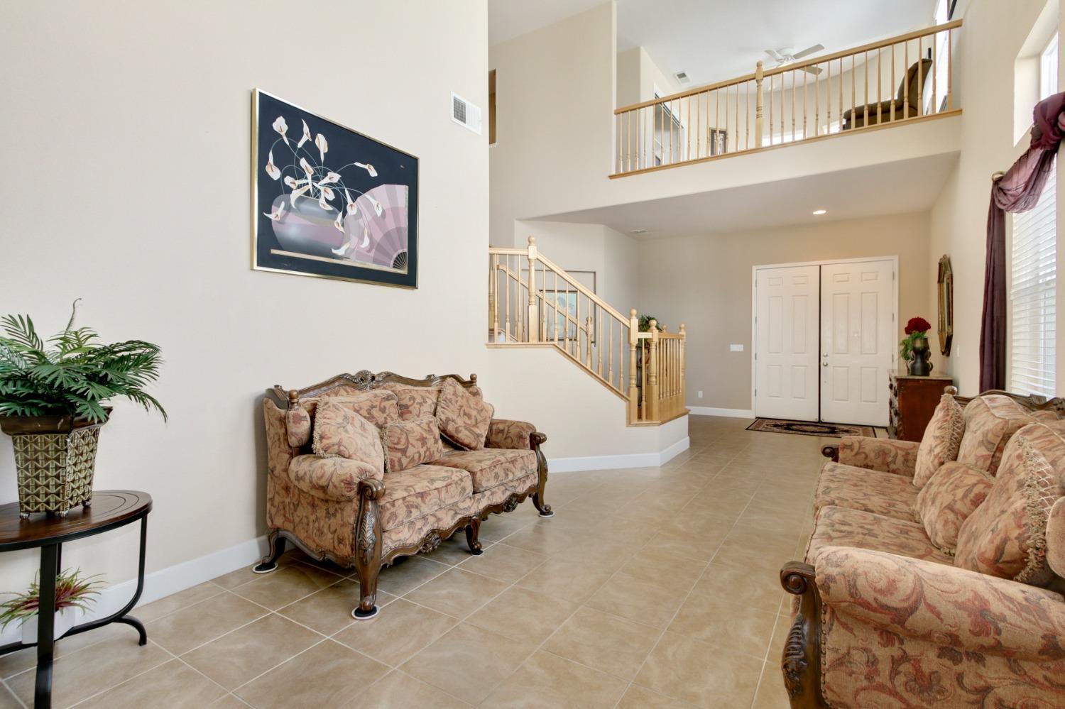 Detail Gallery Image 7 of 43 For 2625 Malibu Ct, West Sacramento,  CA 95691 - 5 Beds | 4 Baths