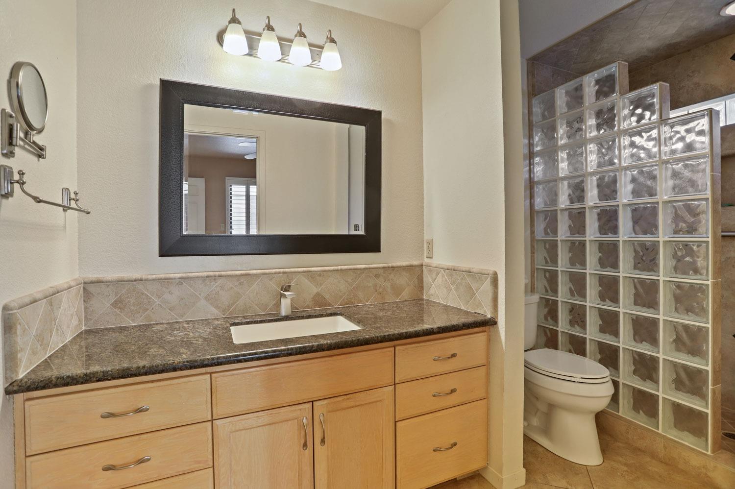 Detail Gallery Image 31 of 49 For 2435 Macarthur Pkwy, Lodi,  CA 95242 - 2 Beds | 2 Baths