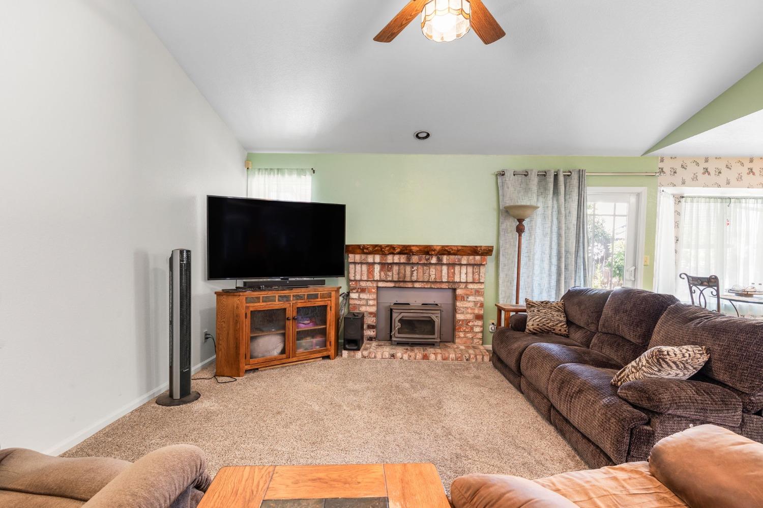 Detail Gallery Image 19 of 36 For 8429 Ne Misty Oak Way, Antelope,  CA 95843 - 3 Beds | 2 Baths