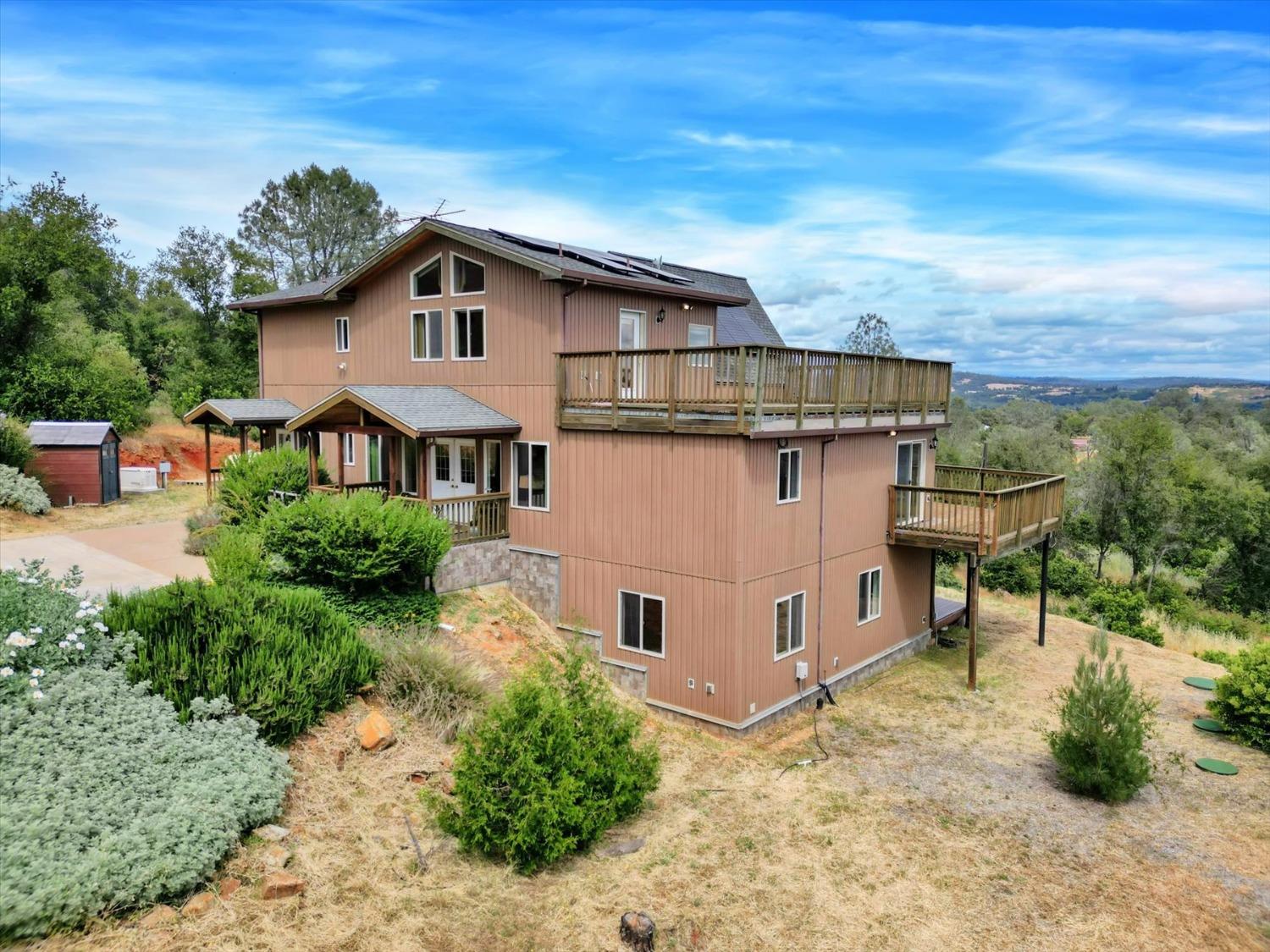 Detail Gallery Image 14 of 95 For 15463 Summit Way, Grass Valley,  CA 95949 - 4 Beds | 3/1 Baths