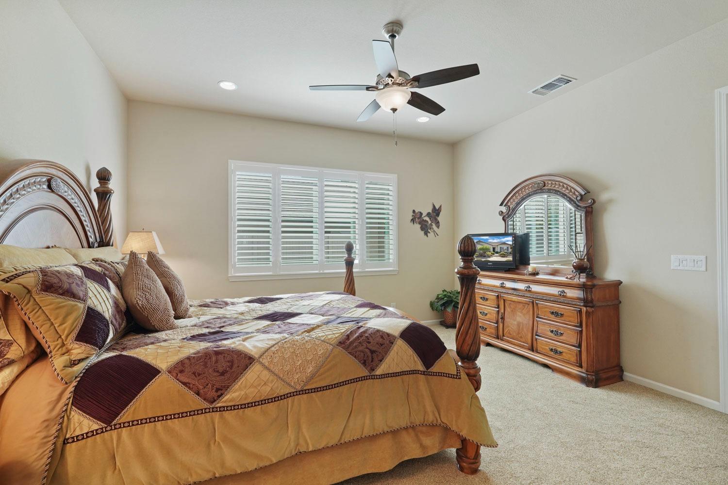 Detail Gallery Image 30 of 67 For 1570 Chestnut Hill Dr, Manteca,  CA 95336 - 3 Beds | 2 Baths