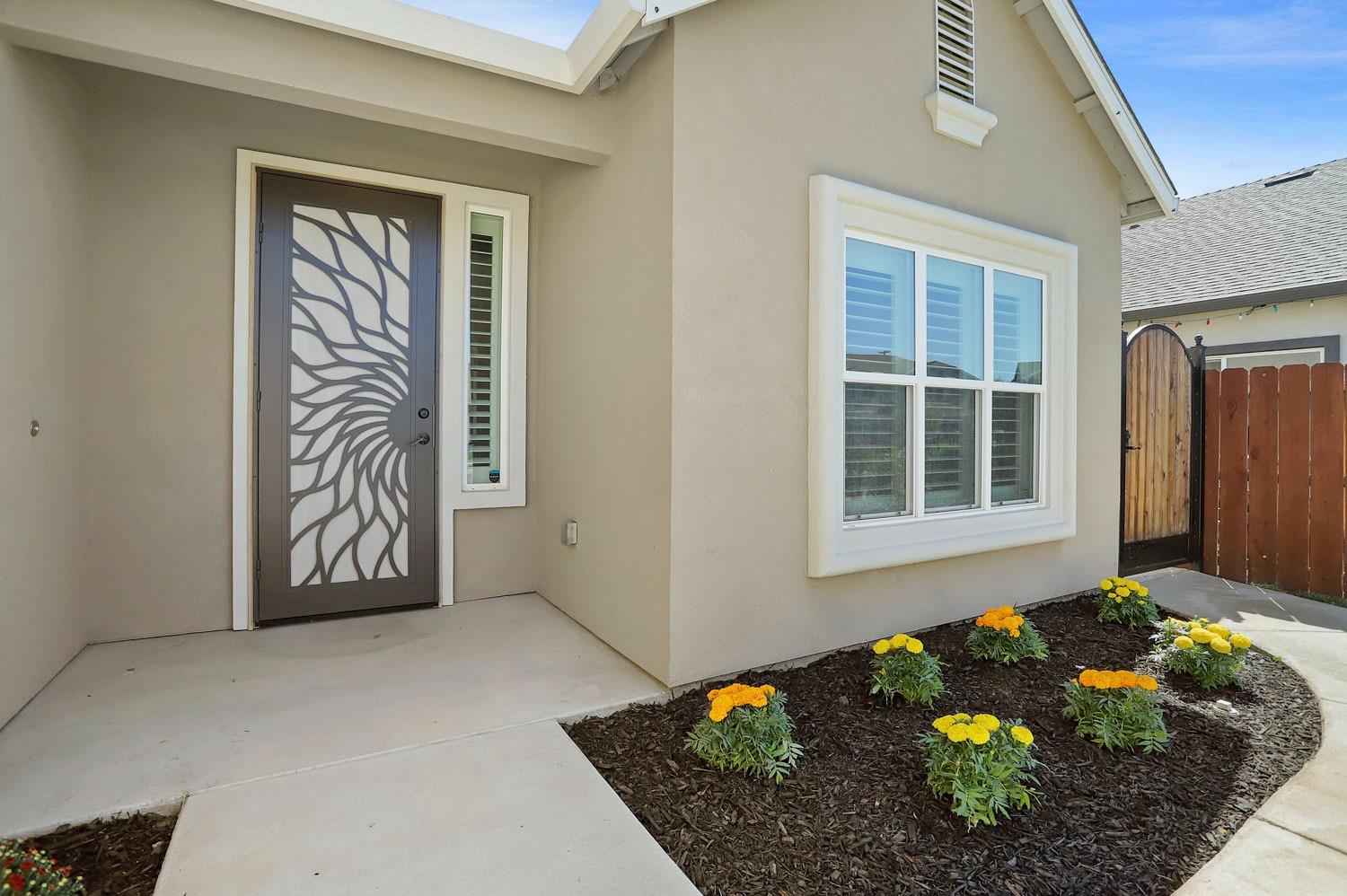 Detail Gallery Image 3 of 41 For 4024 Lanyard Dr, Stockton,  CA 95206 - 3 Beds | 2 Baths