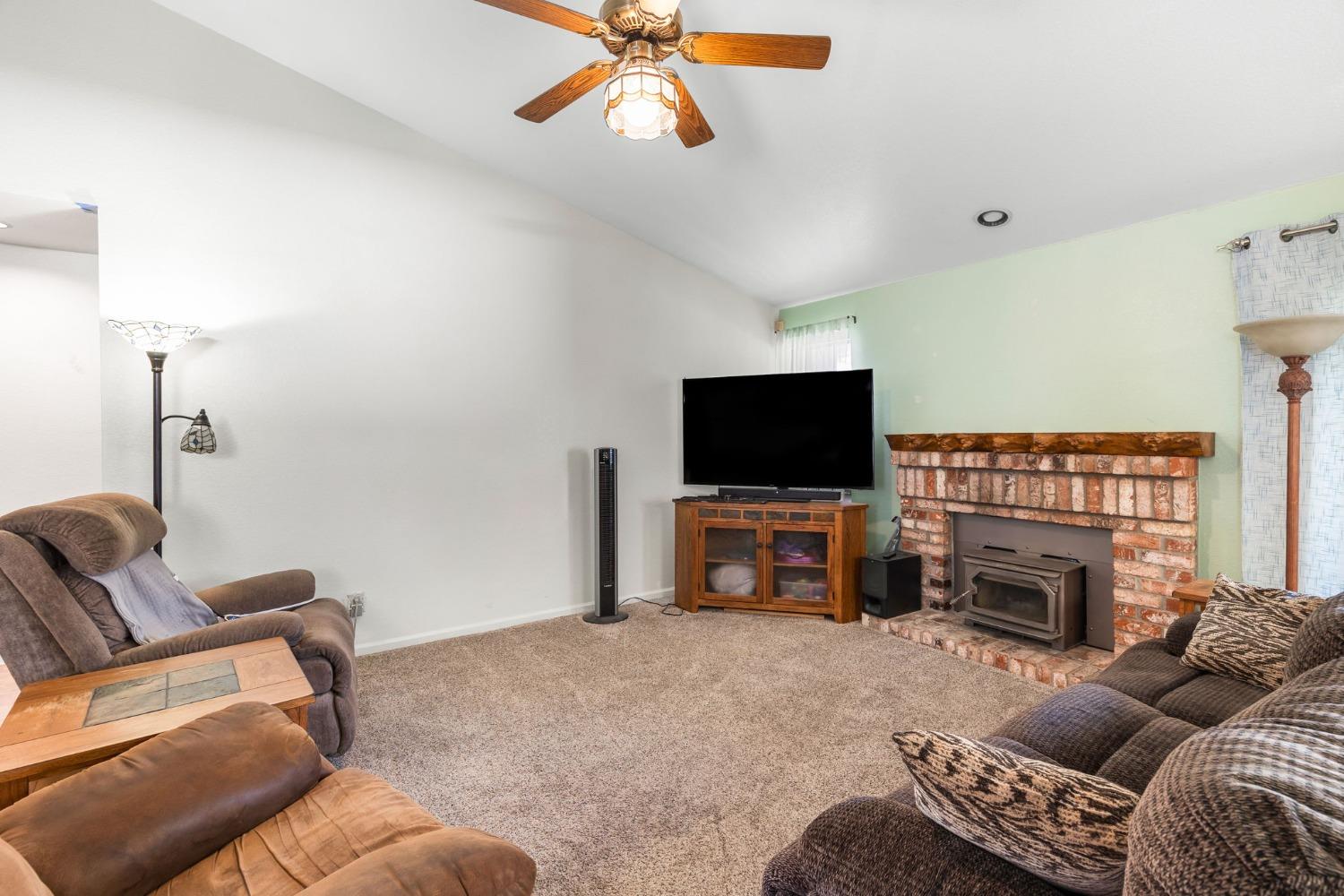 Detail Gallery Image 18 of 36 For 8429 Ne Misty Oak Way, Antelope,  CA 95843 - 3 Beds | 2 Baths