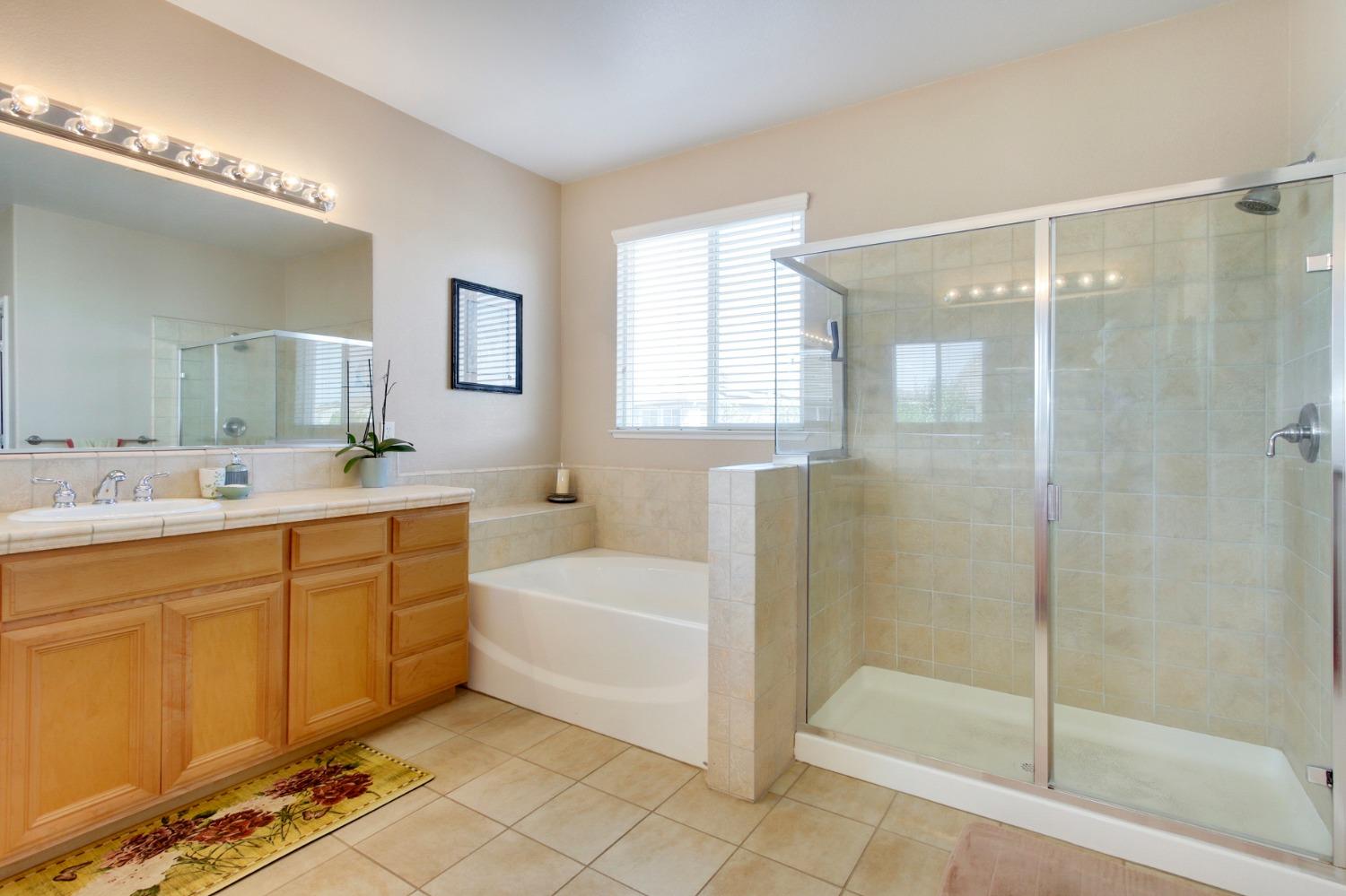 Detail Gallery Image 27 of 43 For 2625 Malibu Ct, West Sacramento,  CA 95691 - 5 Beds | 4 Baths