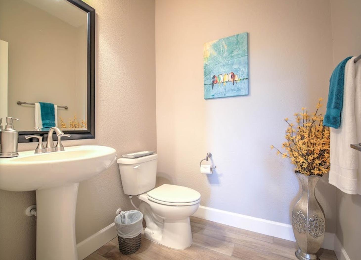 Detail Gallery Image 13 of 26 For 116 Paseo Verde Dr, Copperopolis,  CA 95228 - 3 Beds | 2/1 Baths