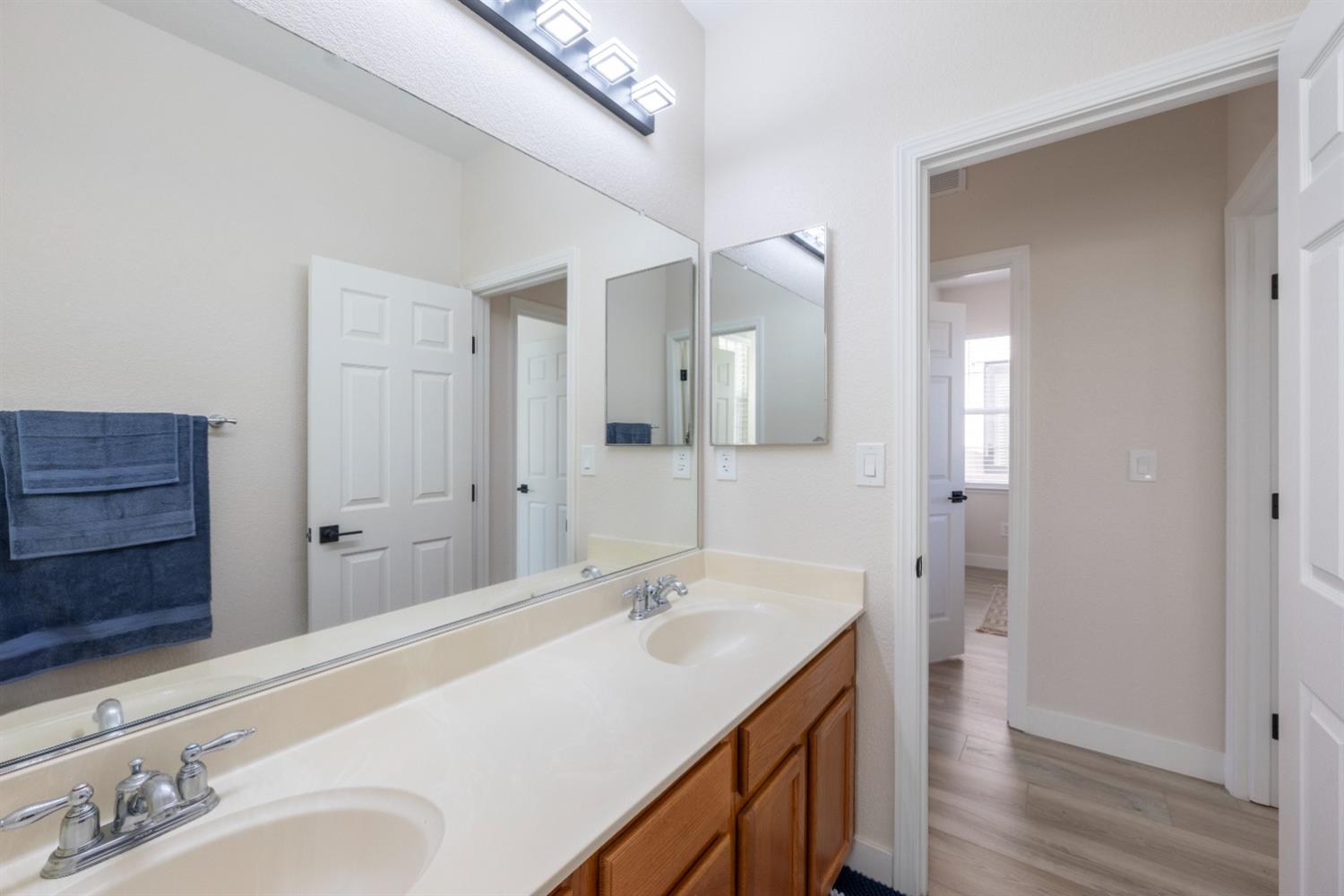 Detail Gallery Image 30 of 79 For 3421 Soda Way, Sacramento,  CA 95834 - 3 Beds | 2/1 Baths