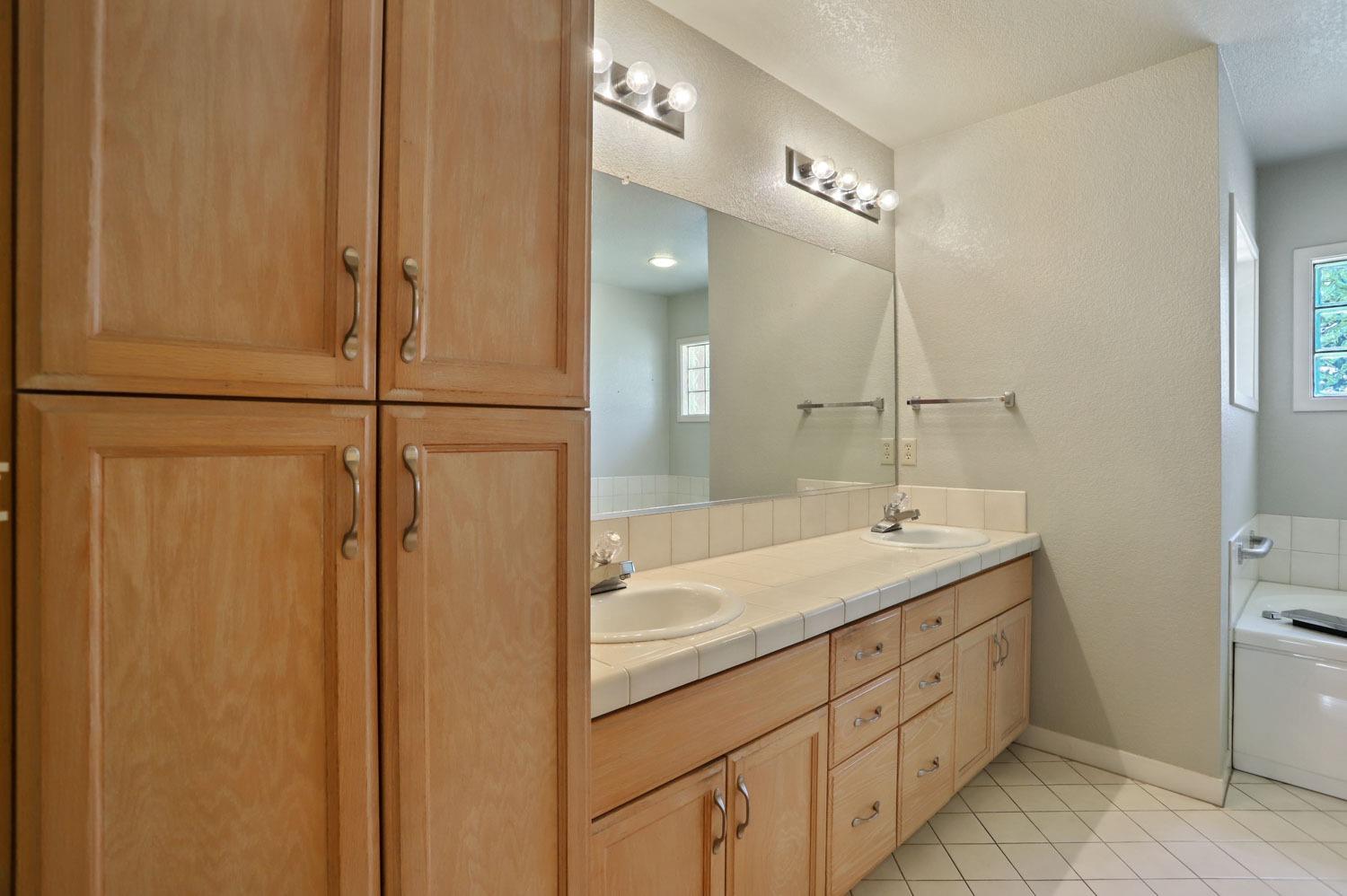 Detail Gallery Image 23 of 49 For 2435 Macarthur Pkwy, Lodi,  CA 95242 - 2 Beds | 2 Baths