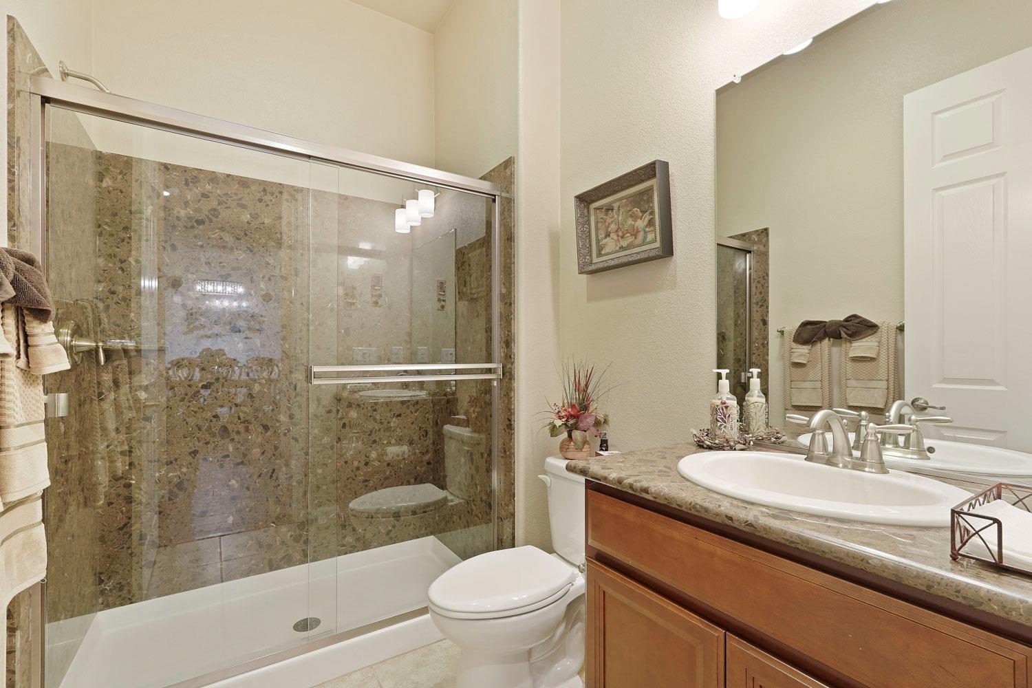 Detail Gallery Image 13 of 67 For 1570 Chestnut Hill Dr, Manteca,  CA 95336 - 3 Beds | 2 Baths