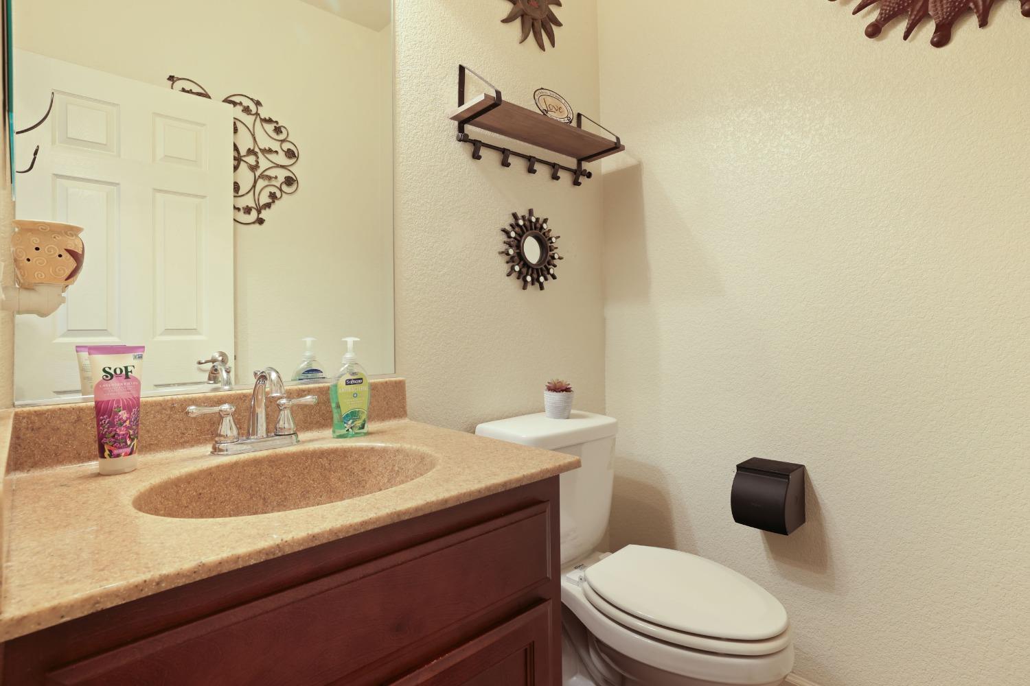 Detail Gallery Image 11 of 41 For 1711 Silver Ridge Way, Oakdale,  CA 95361 - 4 Beds | 2/1 Baths