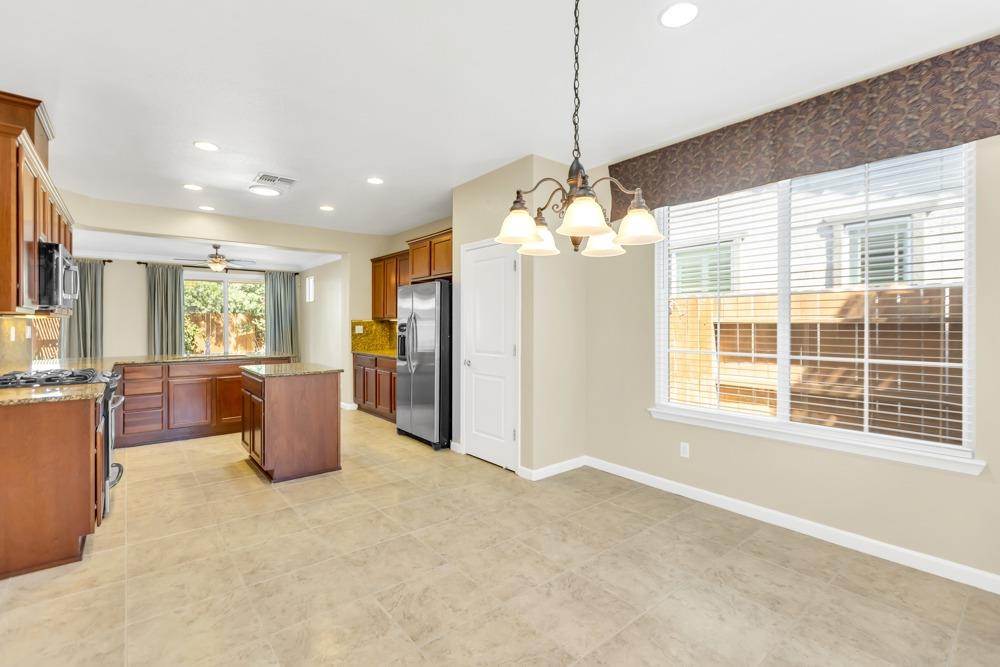 Detail Gallery Image 17 of 63 For 7609 Chatsworth Cir, Elk Grove,  CA 95757 - 2 Beds | 2 Baths