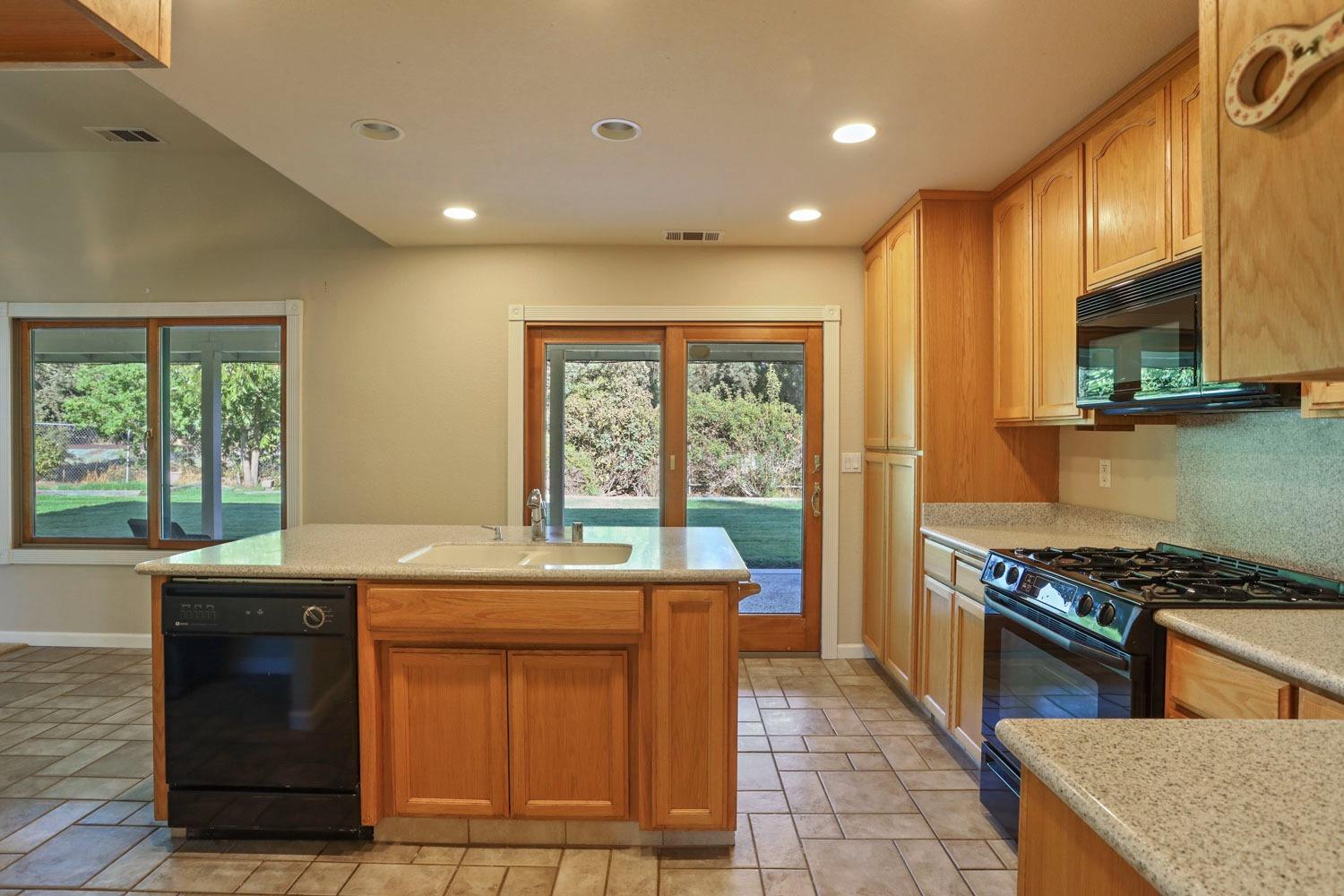 Detail Gallery Image 69 of 99 For 10514 Chantel Ln, Stockton,  CA 95212 - 3 Beds | 2/1 Baths