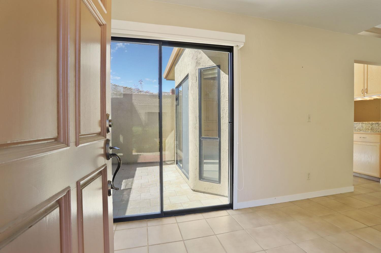 Detail Gallery Image 5 of 49 For 2435 Macarthur Pkwy, Lodi,  CA 95242 - 2 Beds | 2 Baths