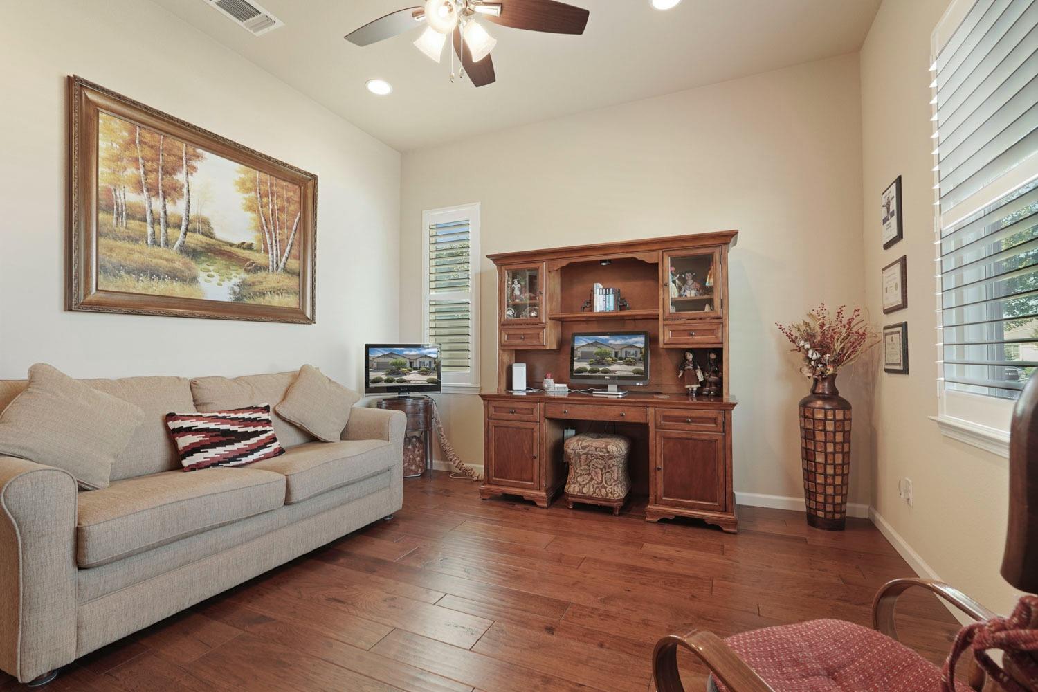 Detail Gallery Image 12 of 67 For 1570 Chestnut Hill Dr, Manteca,  CA 95336 - 3 Beds | 2 Baths