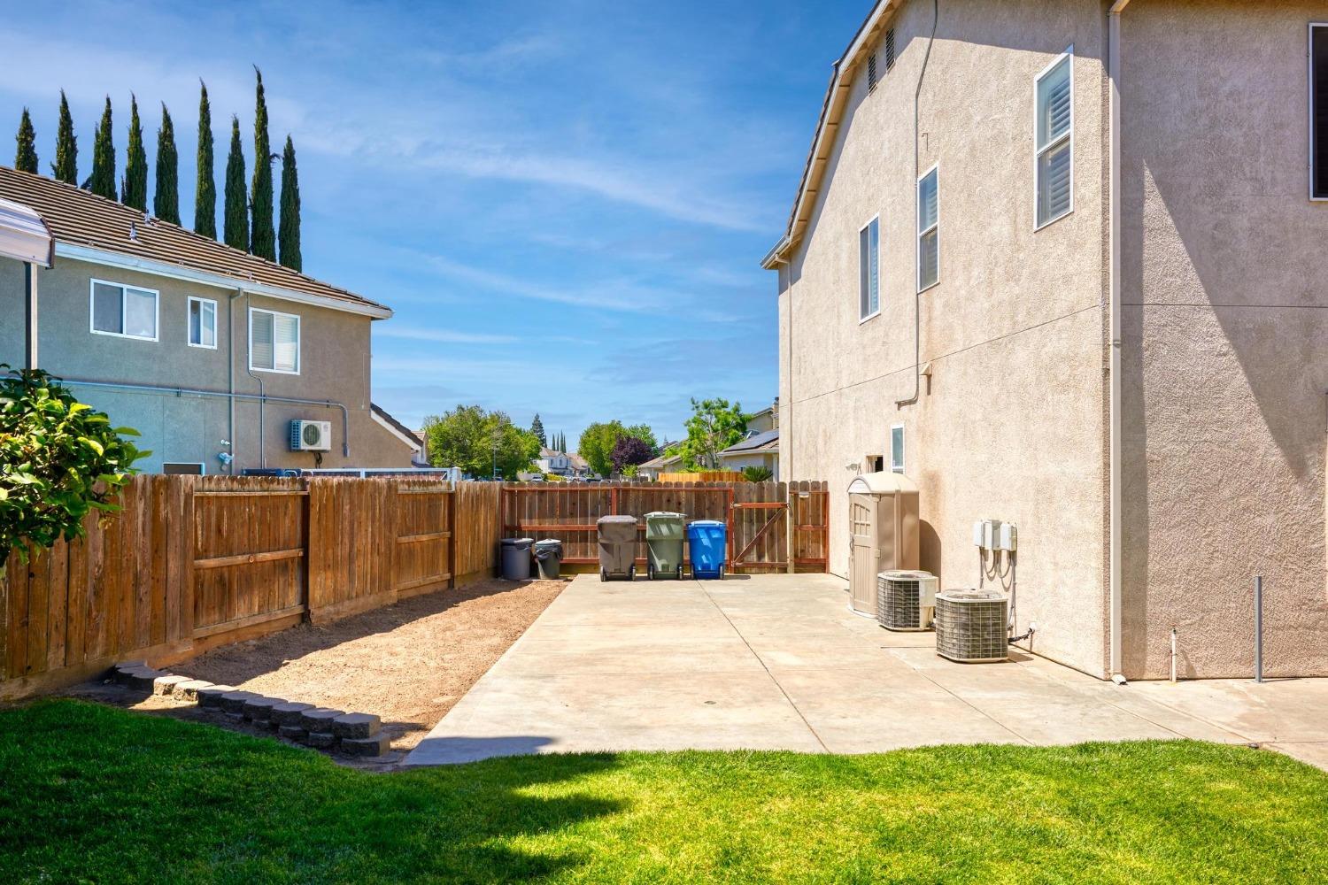 Detail Gallery Image 40 of 50 For 1164 Silver Brook Pl, Manteca,  CA 95337 - 4 Beds | 3 Baths