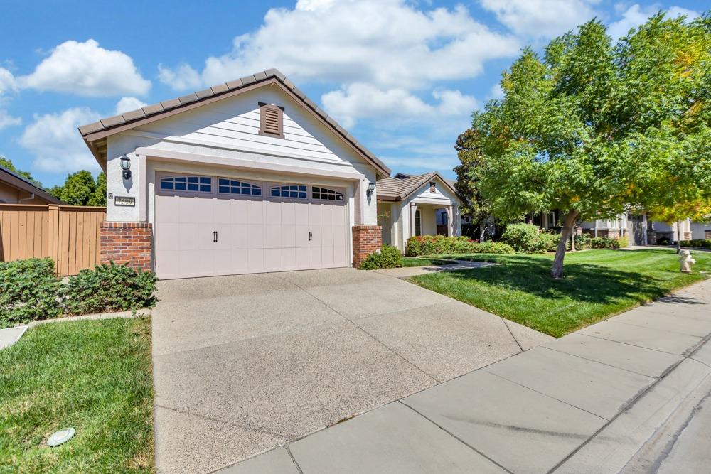 Detail Gallery Image 2 of 63 For 7609 Chatsworth Cir, Elk Grove,  CA 95757 - 2 Beds | 2 Baths