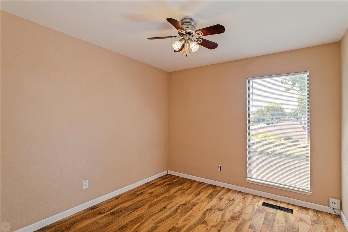 Detail Gallery Image 31 of 44 For 925 Rugby Ln, Modesto,  CA 95356 - 3 Beds | 2/1 Baths