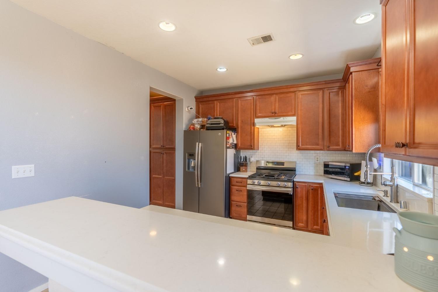 Detail Gallery Image 12 of 30 For 470 Baldwin Ct, Tracy,  CA 95376 - 3 Beds | 2/1 Baths