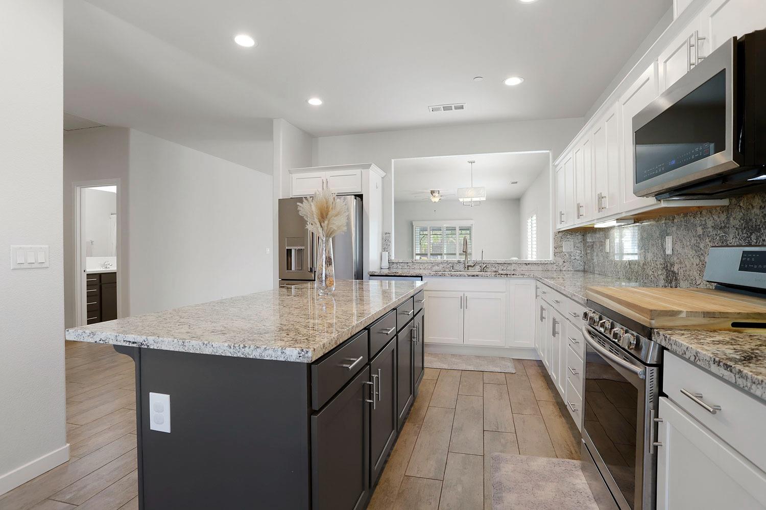 Detail Gallery Image 9 of 41 For 4024 Lanyard Dr, Stockton,  CA 95206 - 3 Beds | 2 Baths