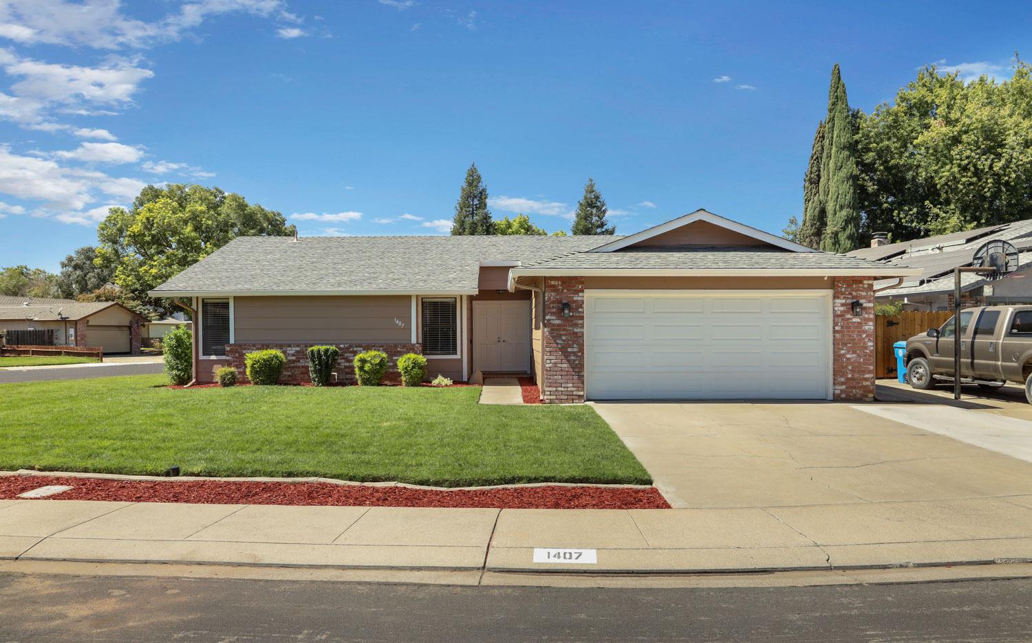 Detail Gallery Image 1 of 63 For 1407 Ironwood Pl, Manteca,  CA 95336 - 3 Beds | 2 Baths