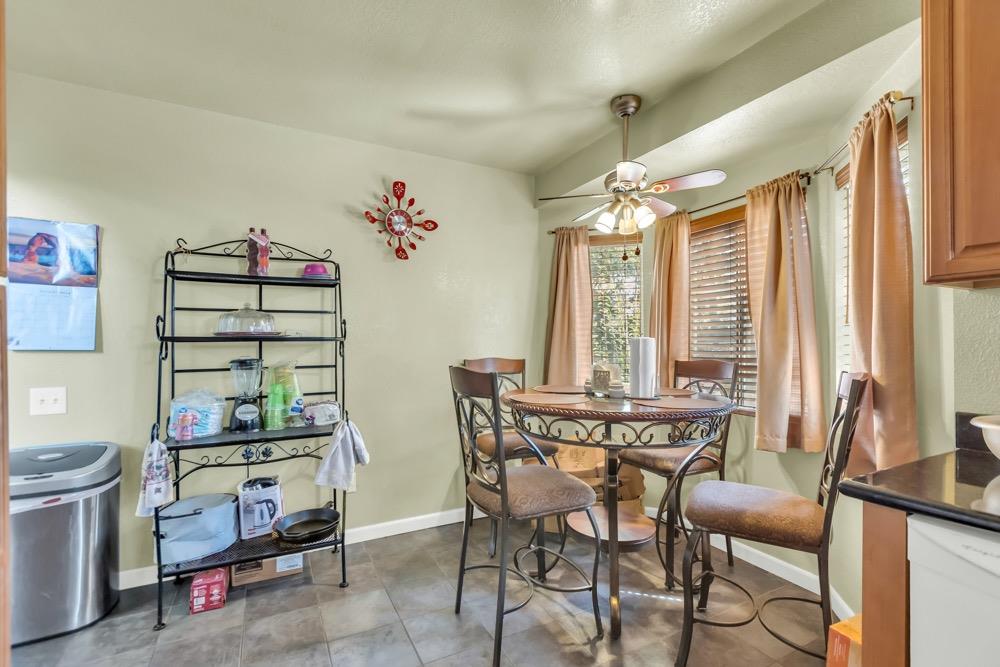 Detail Gallery Image 12 of 38 For 1670 Pebblewood Dr, Sacramento,  CA 95833 - 2 Beds | 2 Baths