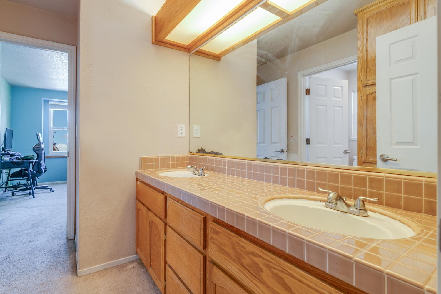 Detail Gallery Image 35 of 38 For 2912 Massachusetts Way, Modesto,  CA 95355 - 3 Beds | 2/1 Baths