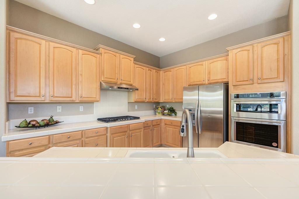 Detail Gallery Image 16 of 49 For 2209 Stockman Cir, Folsom,  CA 95630 - 4 Beds | 2 Baths