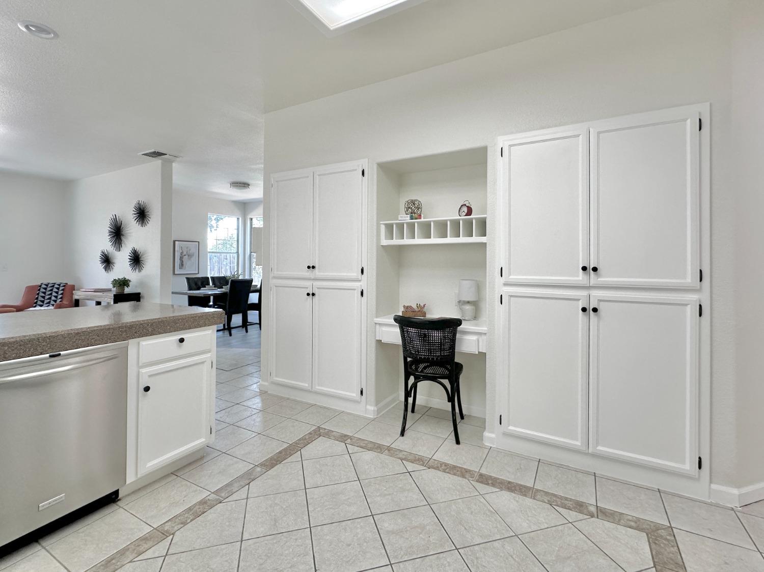 Detail Gallery Image 12 of 26 For 3463 Koso St, Davis,  CA 95618 - 4 Beds | 2/1 Baths