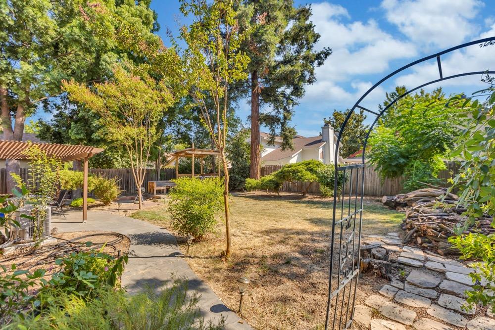 Detail Gallery Image 30 of 38 For 1670 Pebblewood Dr, Sacramento,  CA 95833 - 2 Beds | 2 Baths