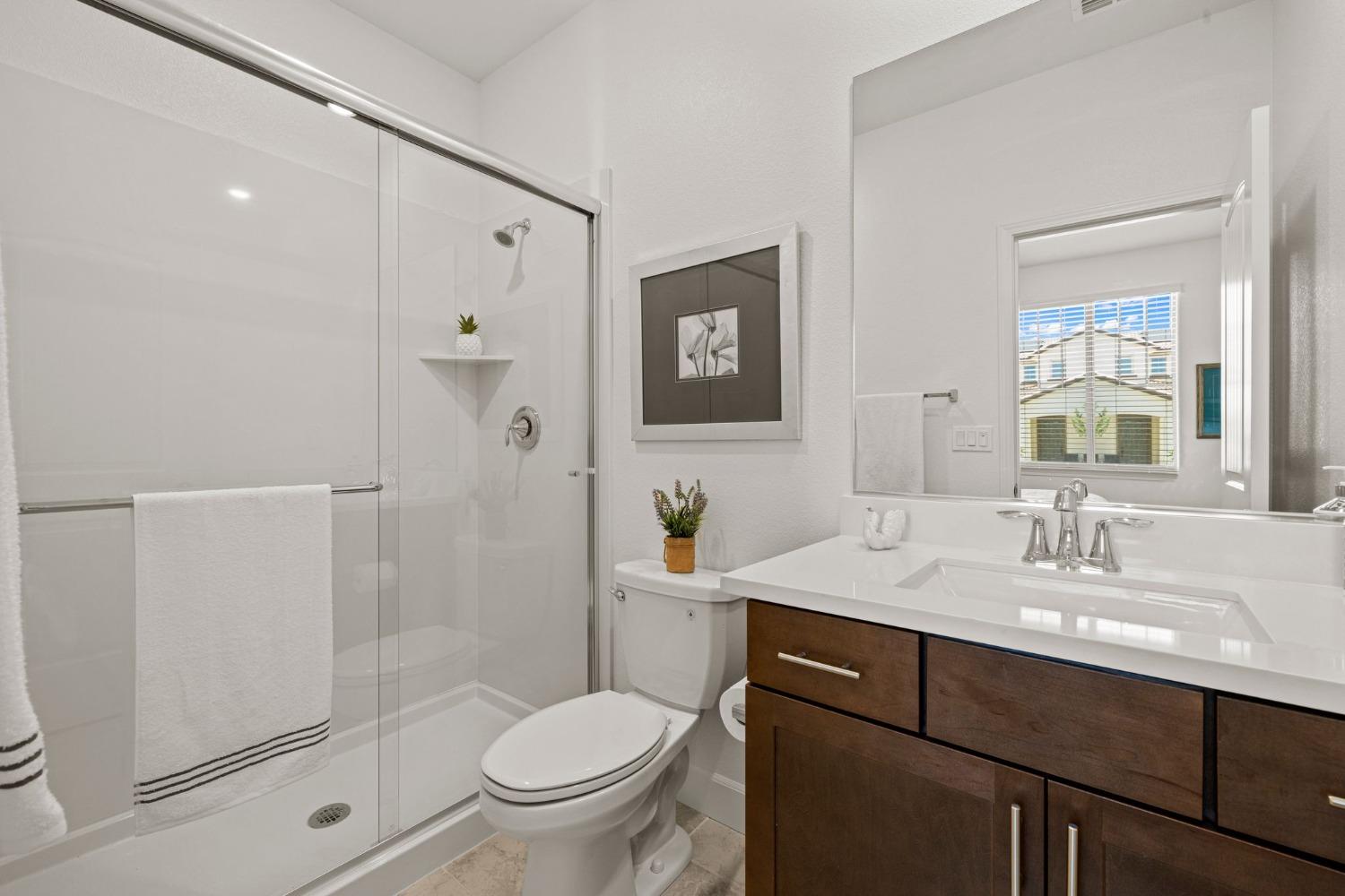 Detail Gallery Image 38 of 70 For 6016 Oberlander Dr, Roseville,  CA 95747 - 4 Beds | 3/1 Baths