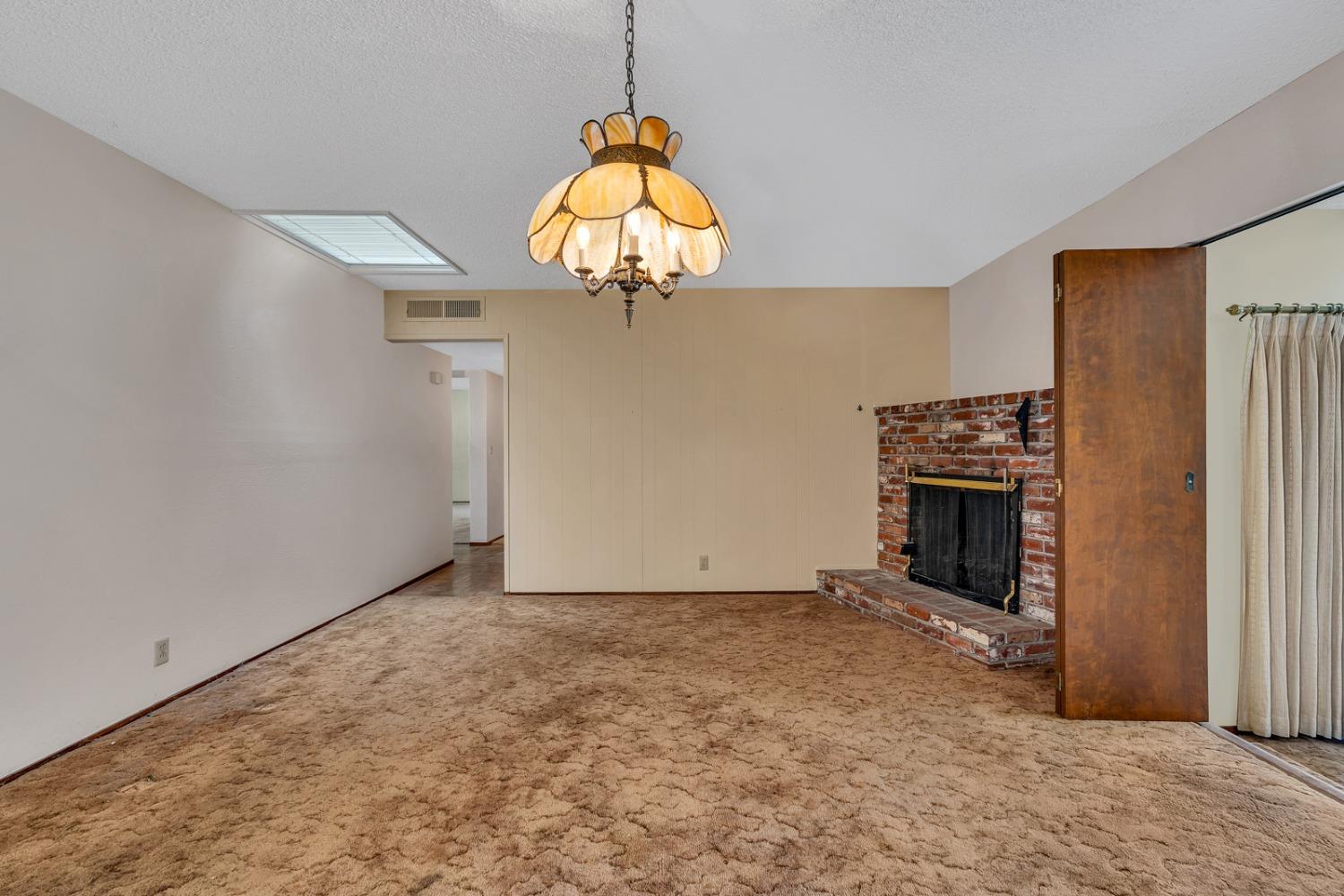 Detail Gallery Image 14 of 47 For 245 W K, Los Banos,  CA 93635 - 3 Beds | 2 Baths