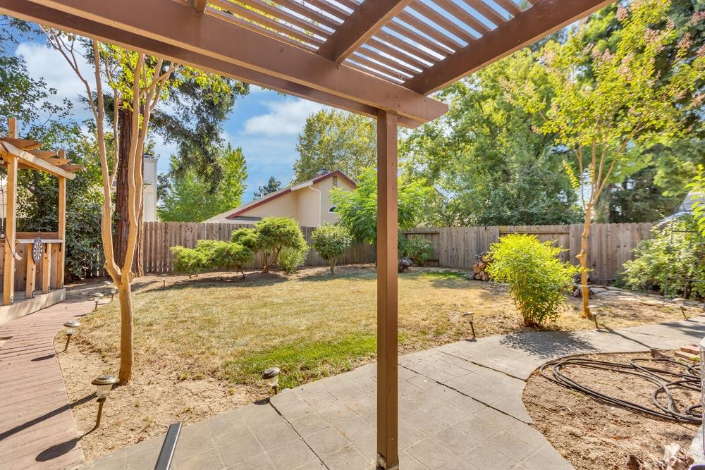 Detail Gallery Image 26 of 38 For 1670 Pebblewood Dr, Sacramento,  CA 95833 - 2 Beds | 2 Baths