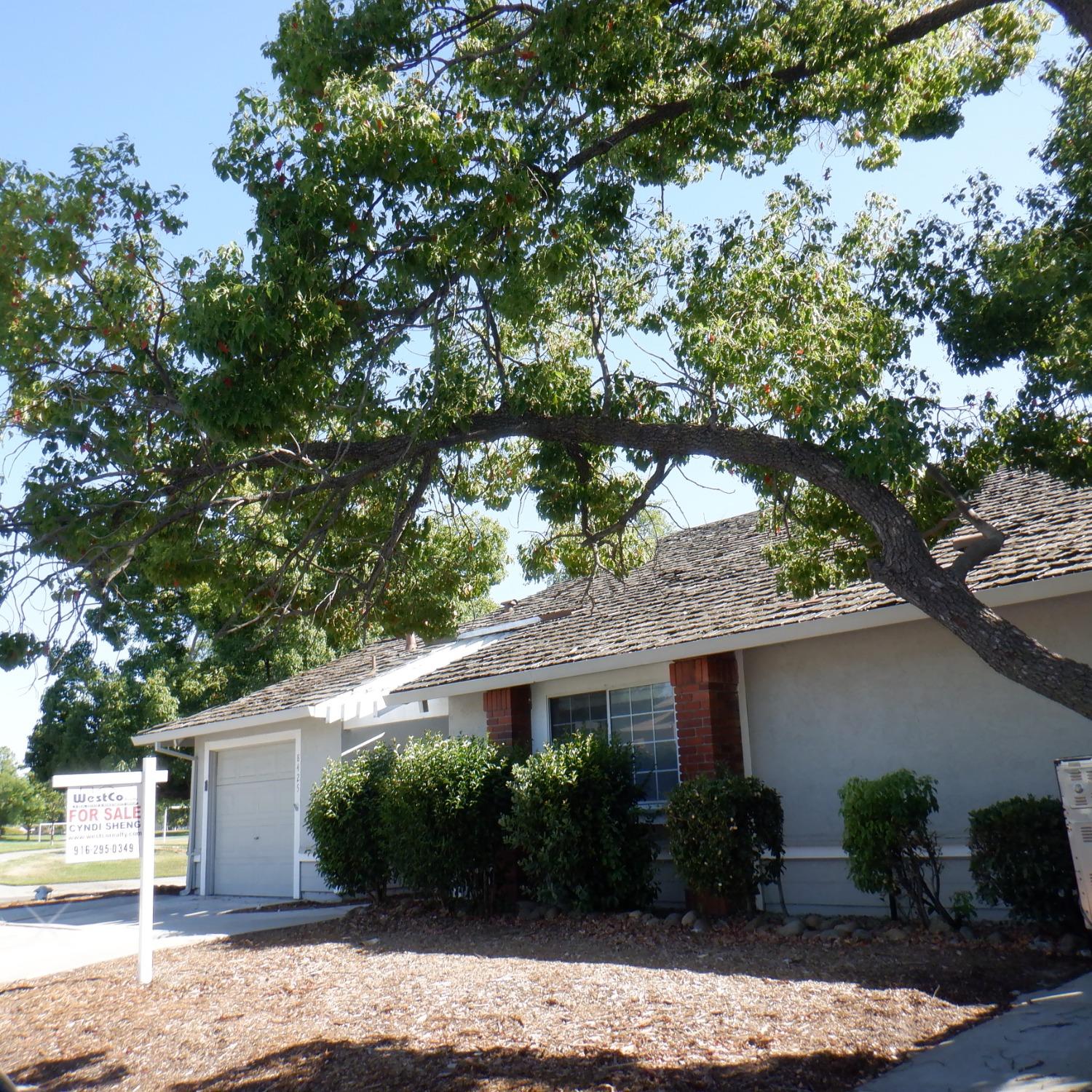 Detail Gallery Image 2 of 20 For 8425 Vintage Park Dr., Sacramento,  CA 95828 - 3 Beds | 2 Baths