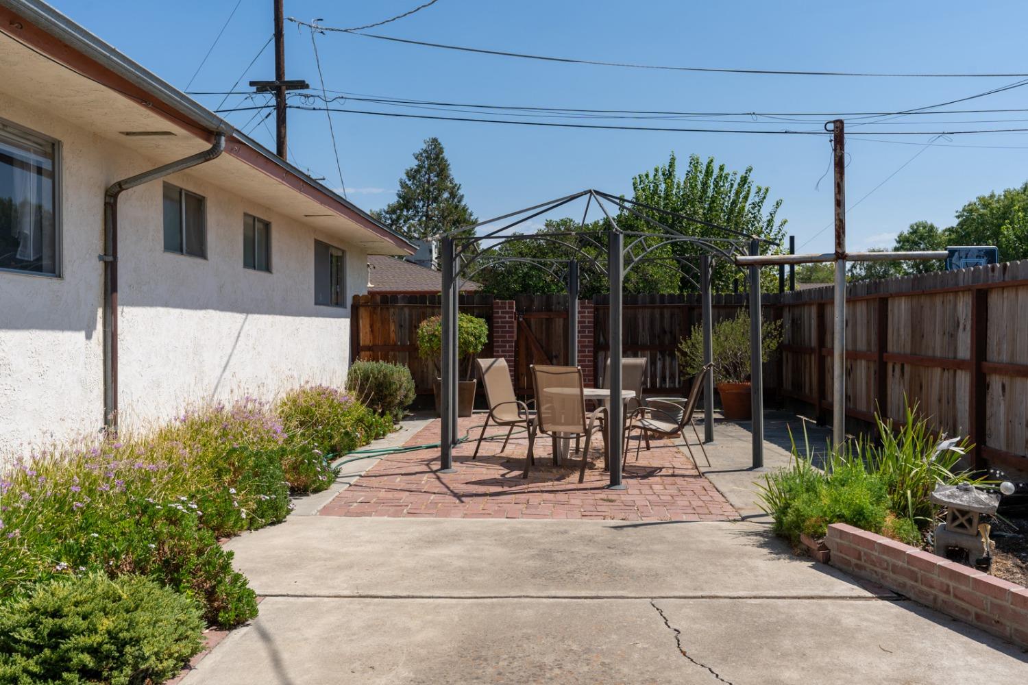 Detail Gallery Image 36 of 47 For 245 W K, Los Banos,  CA 93635 - 3 Beds | 2 Baths