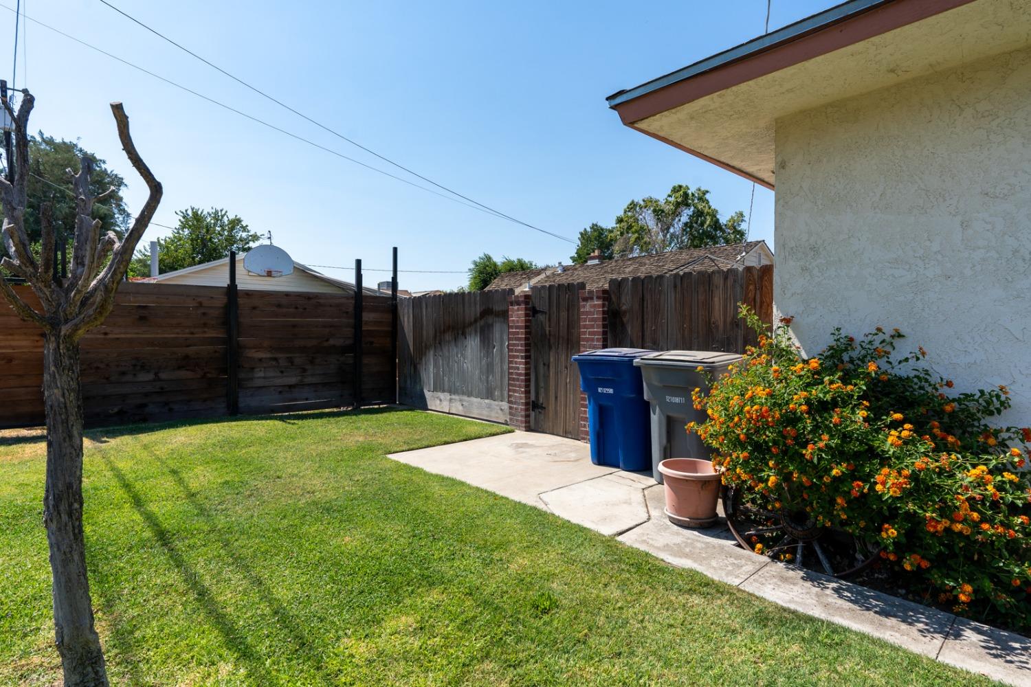 Detail Gallery Image 47 of 47 For 245 W K, Los Banos,  CA 93635 - 3 Beds | 2 Baths