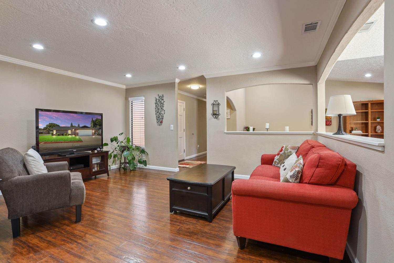 Detail Gallery Image 32 of 63 For 1407 Ironwood Pl, Manteca,  CA 95336 - 3 Beds | 2 Baths