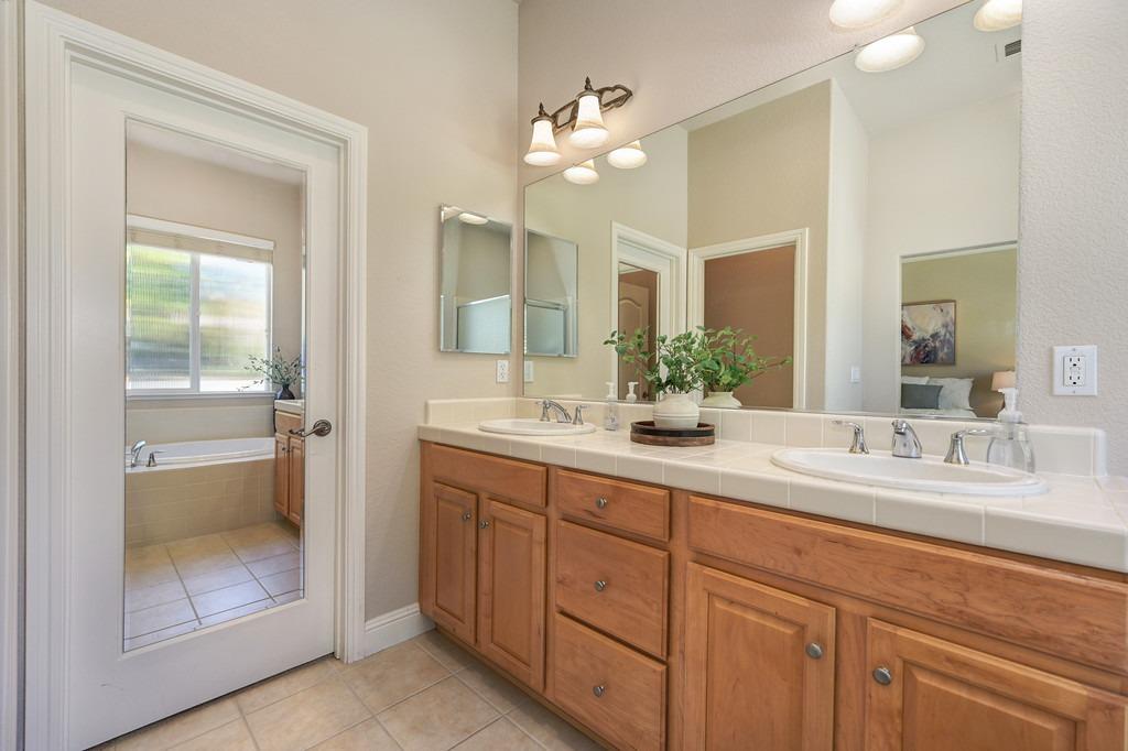 Detail Gallery Image 31 of 49 For 2209 Stockman Cir, Folsom,  CA 95630 - 4 Beds | 2 Baths