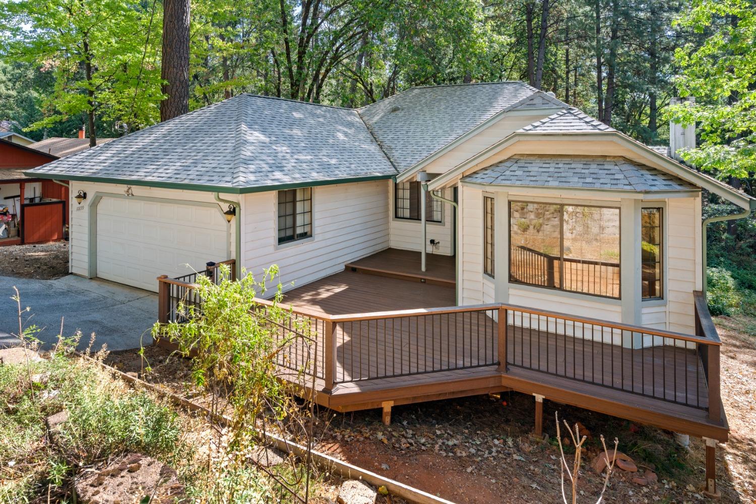 Detail Gallery Image 2 of 50 For 10899 Henson Way, Grass Valley,  CA 95949 - 4 Beds | 3 Baths