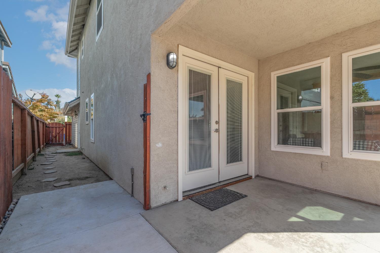 Detail Gallery Image 11 of 38 For 2912 Massachusetts Way, Modesto,  CA 95355 - 3 Beds | 2/1 Baths