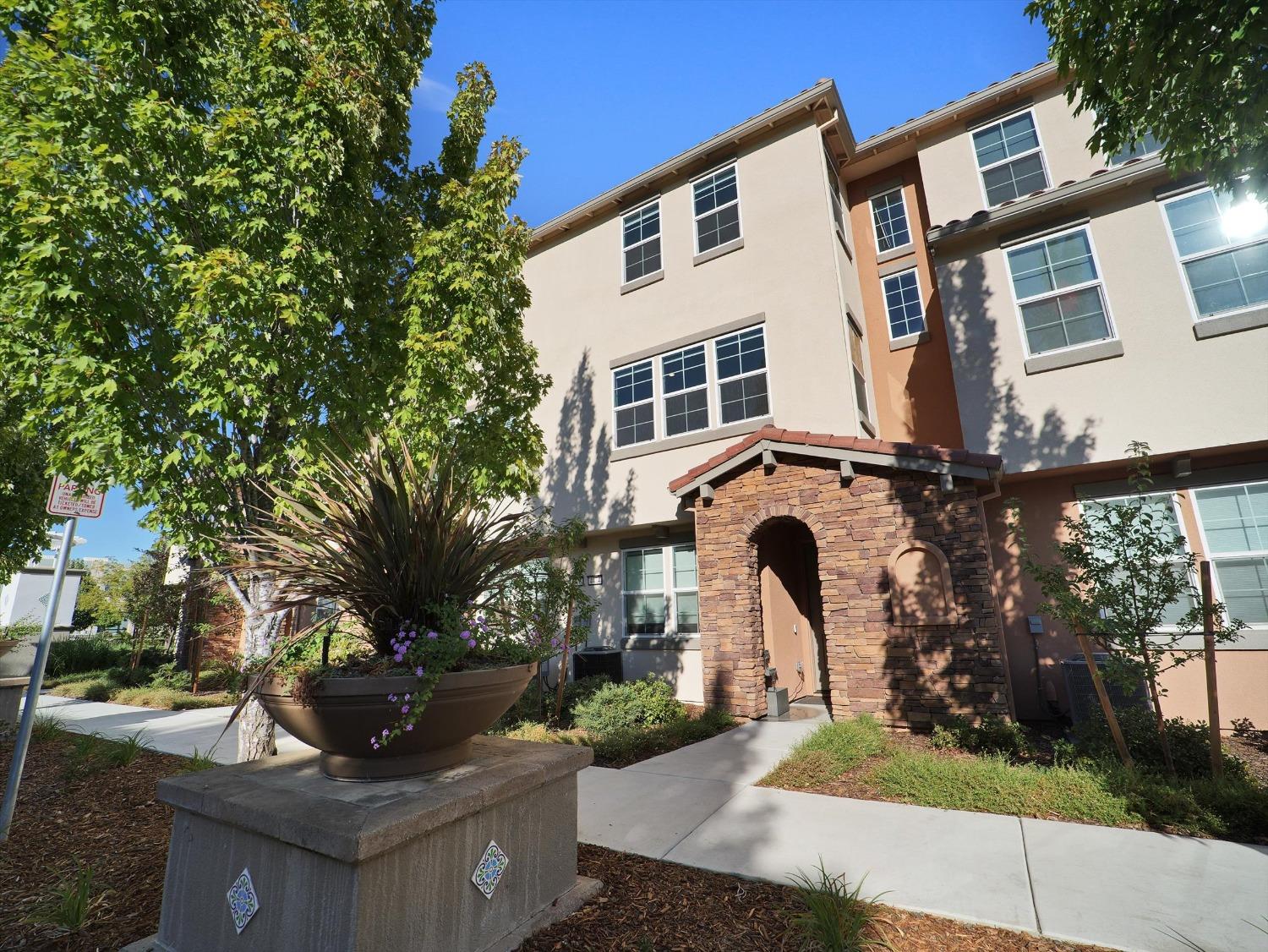 Detail Gallery Image 87 of 97 For 4474 Louvre Ln, Sacramento,  CA 95834 - 4 Beds | 3/1 Baths