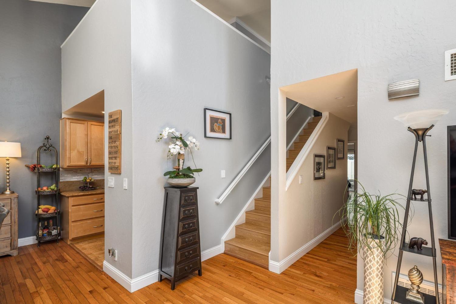 Detail Gallery Image 12 of 42 For 27779 Medlar Dr, Hayward,  CA 94544 - 3 Beds | 2/1 Baths