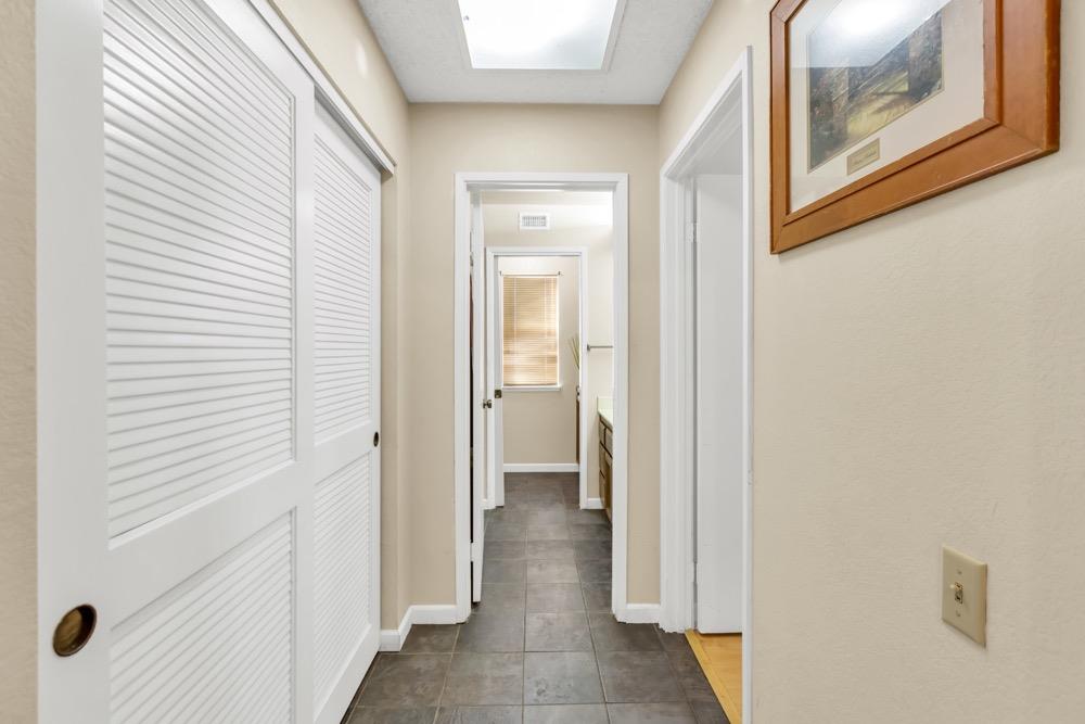 Detail Gallery Image 21 of 38 For 1670 Pebblewood Dr, Sacramento,  CA 95833 - 2 Beds | 2 Baths